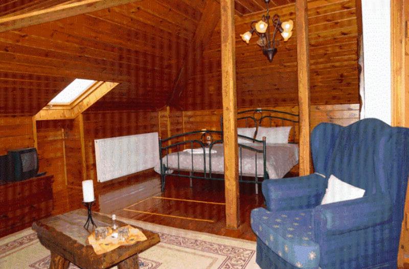 Standard Double or Twin Room - Photo 3