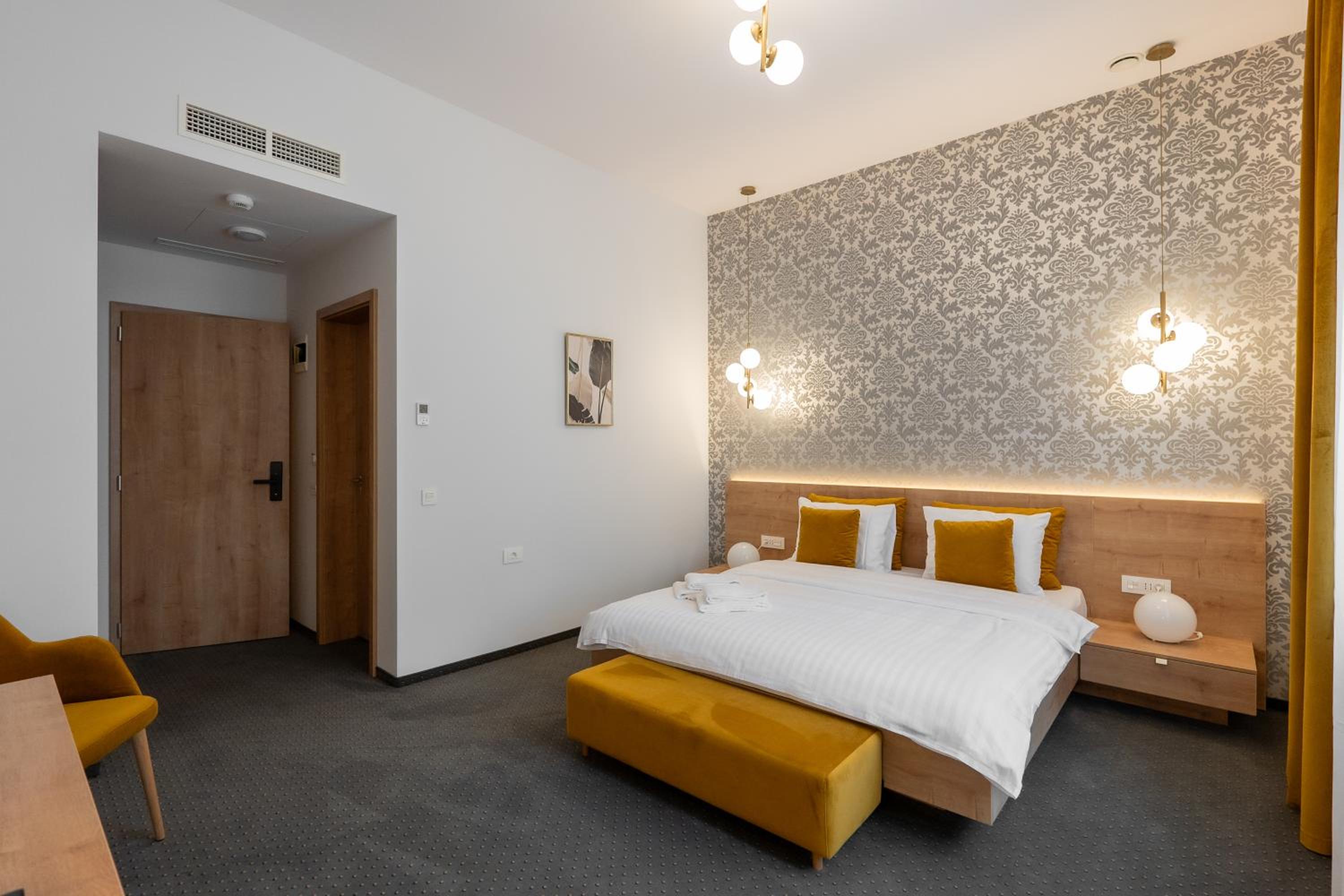 Deluxe Double Room photo 2