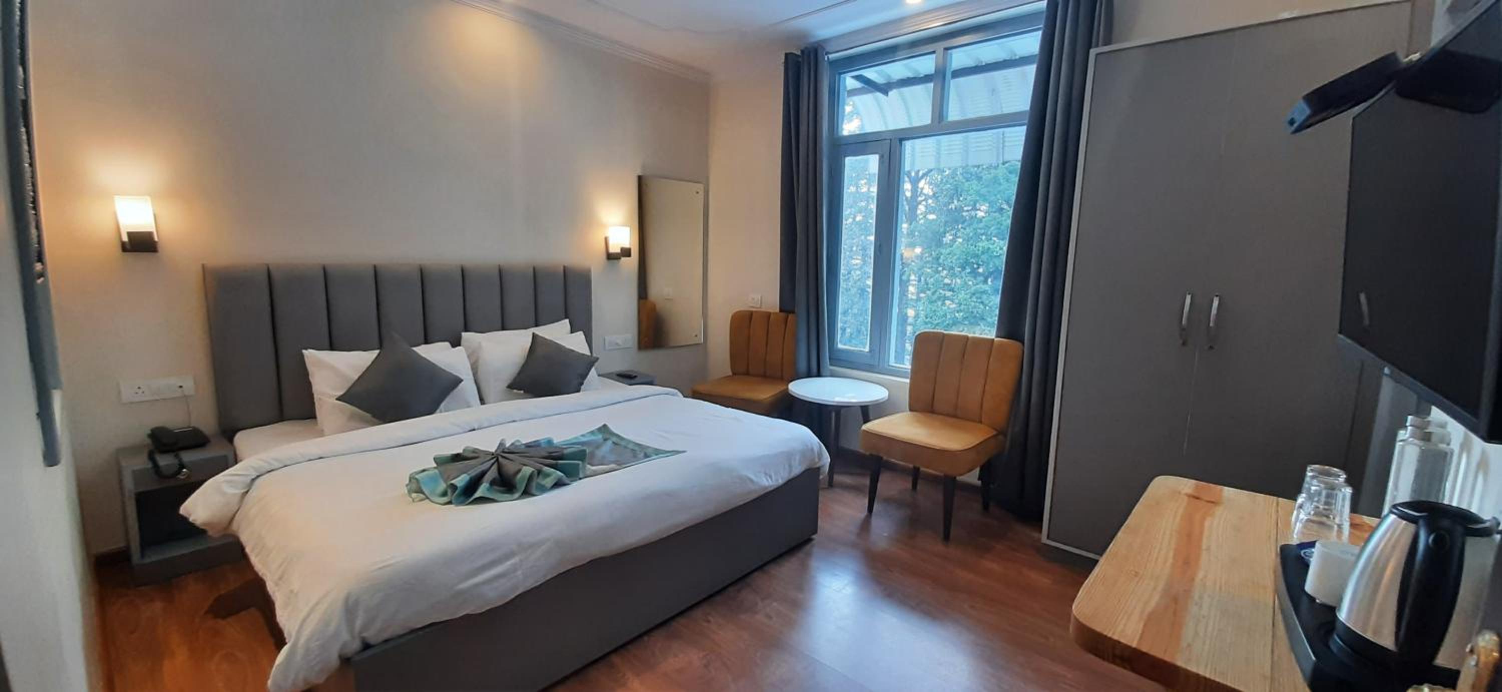Superior King Room - Photo 3