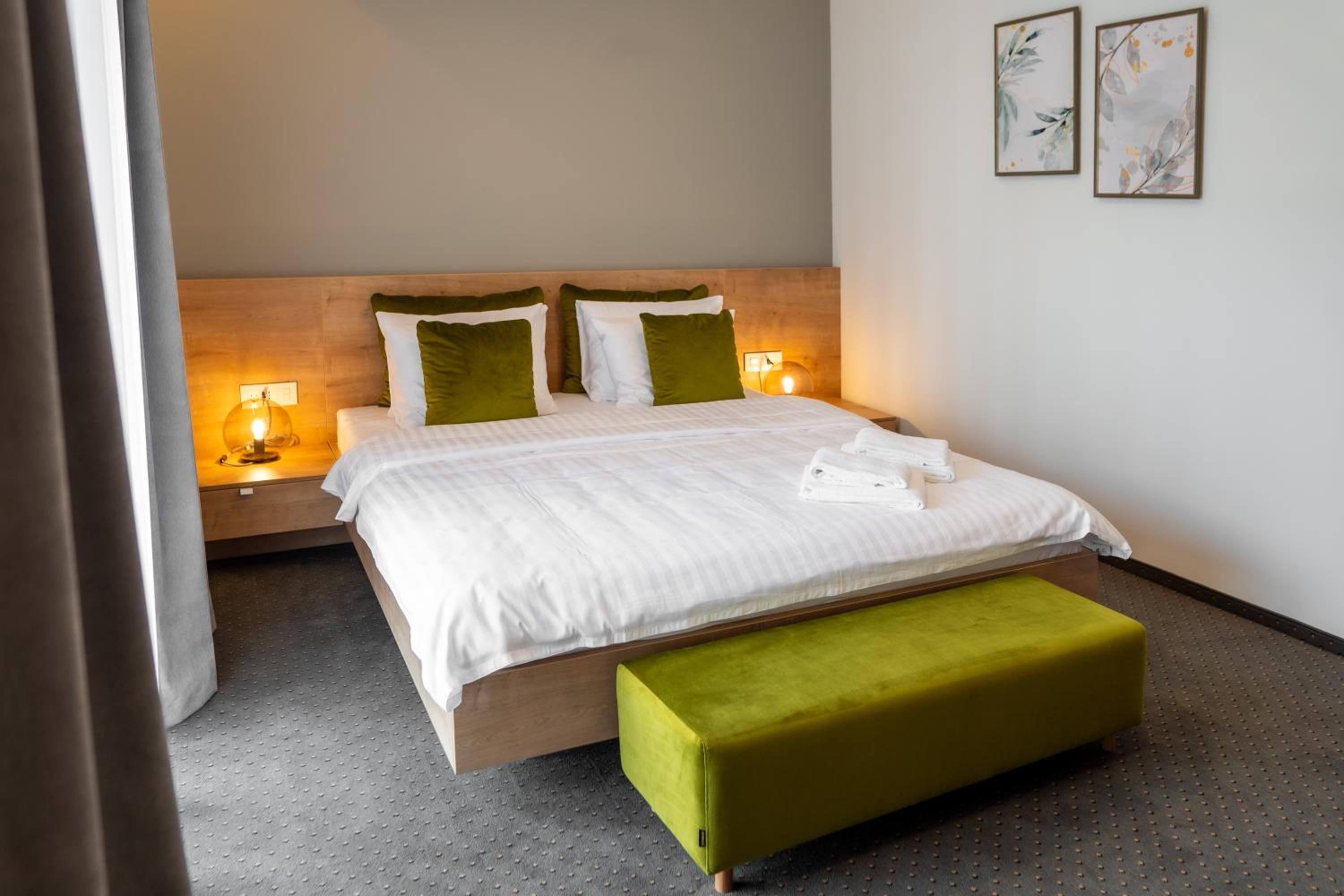 Deluxe Double Room with Balcony photo 2
