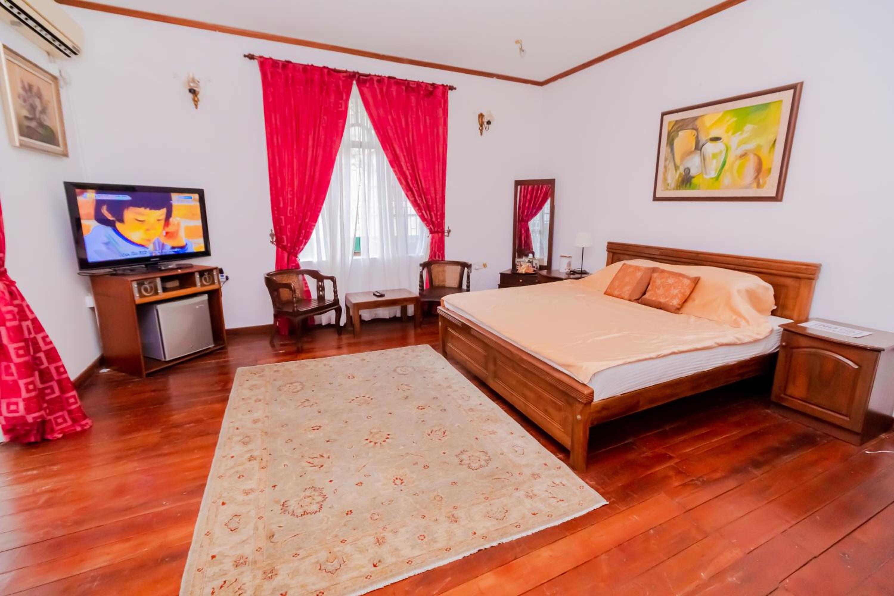 Deluxe Family Room