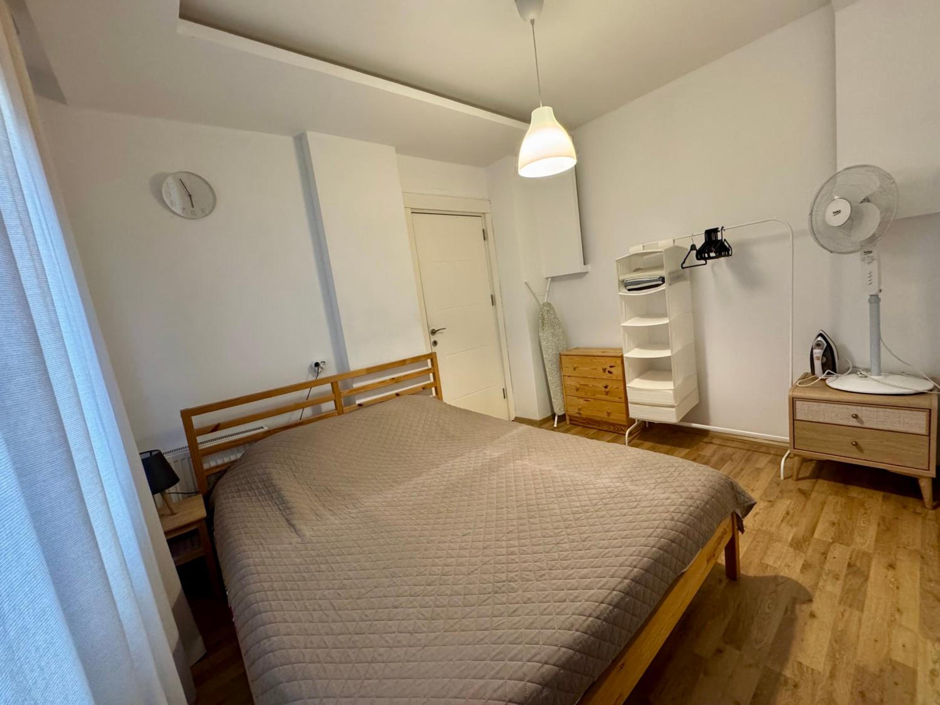 One-Bedroom Apartment photo 1