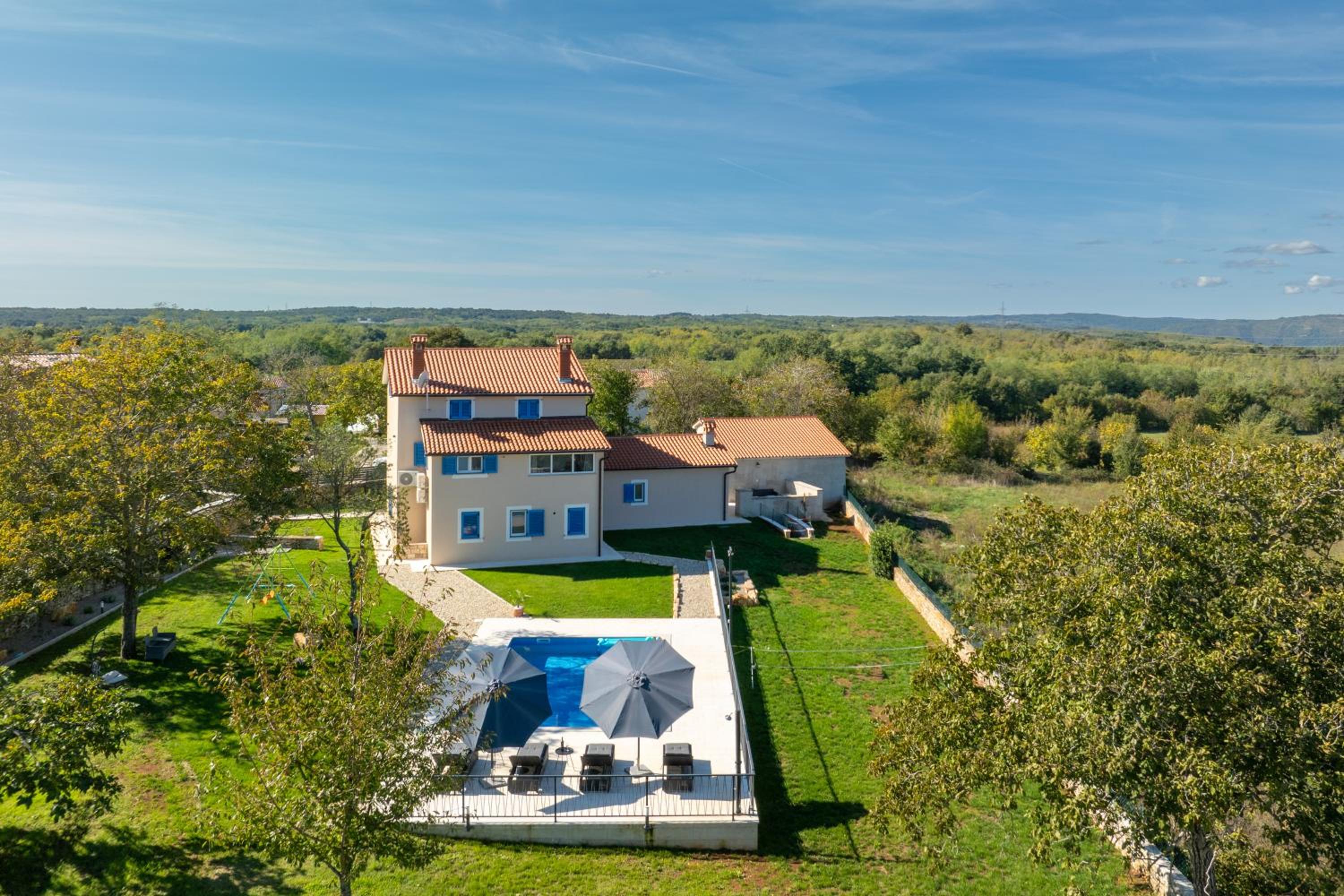 Villa photo 3