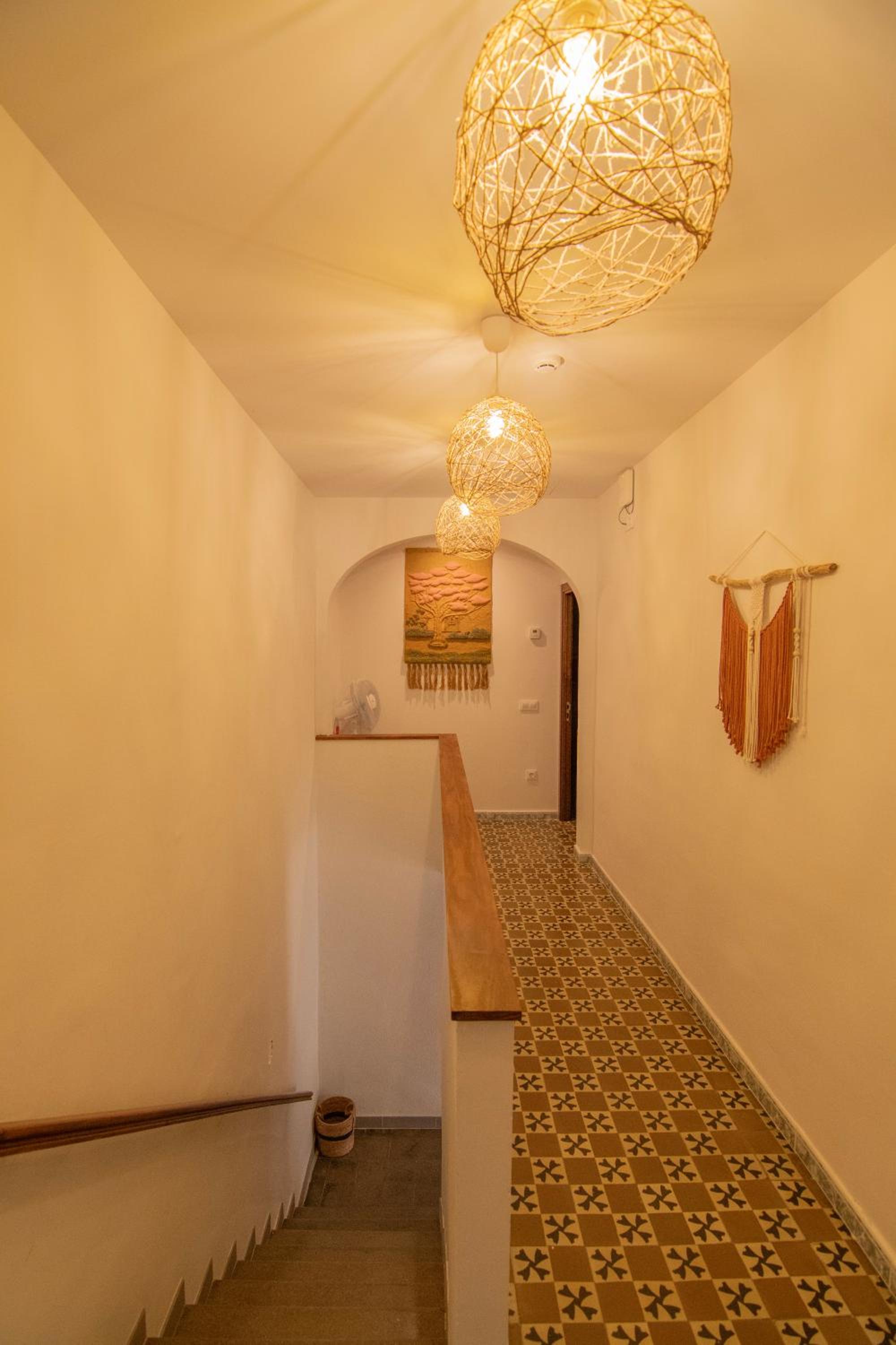 Five-Bedroom House photo 3