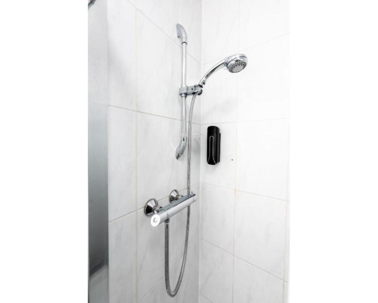 Double Room with Private Bathroom photo 2