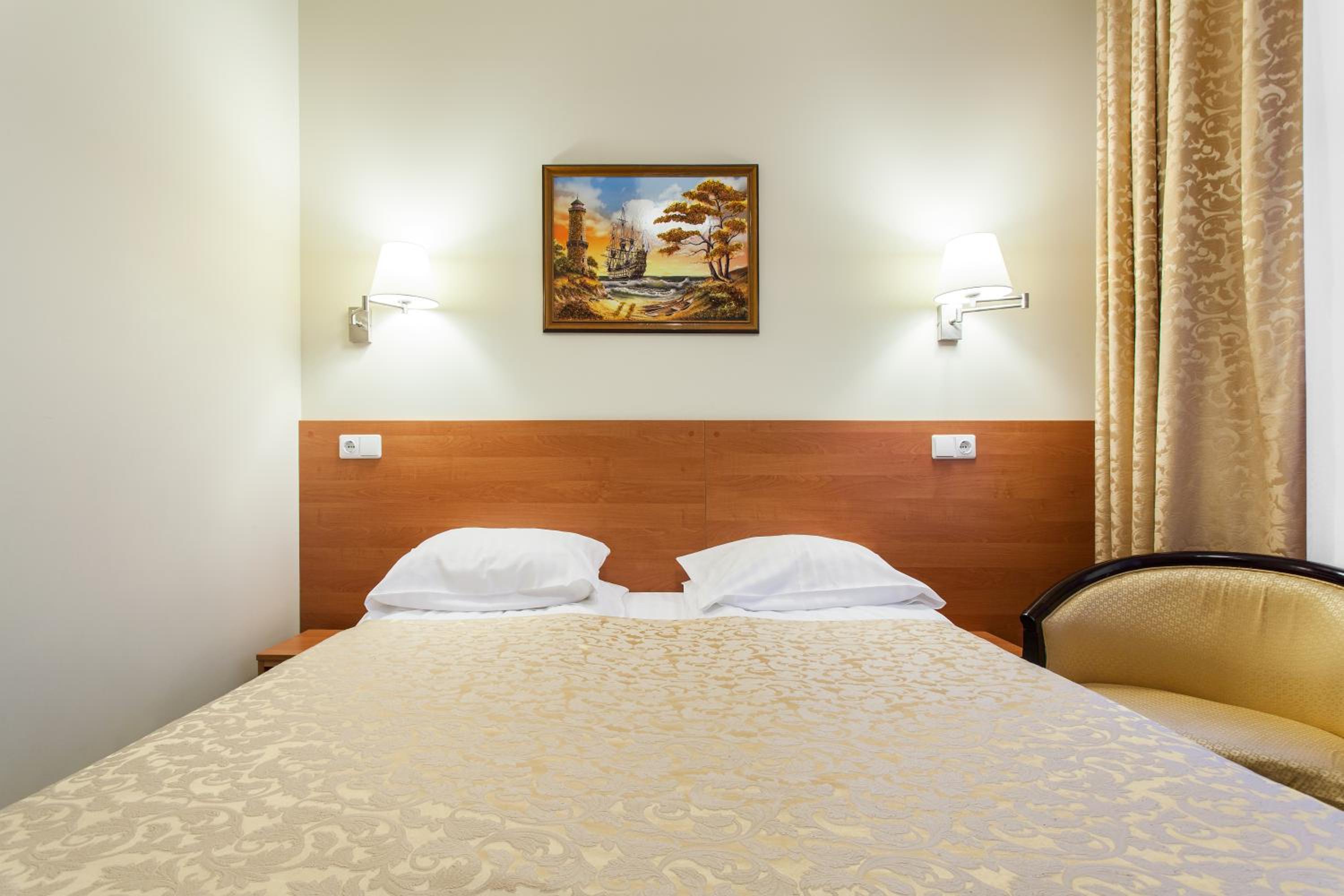 Double Room - Photo 10