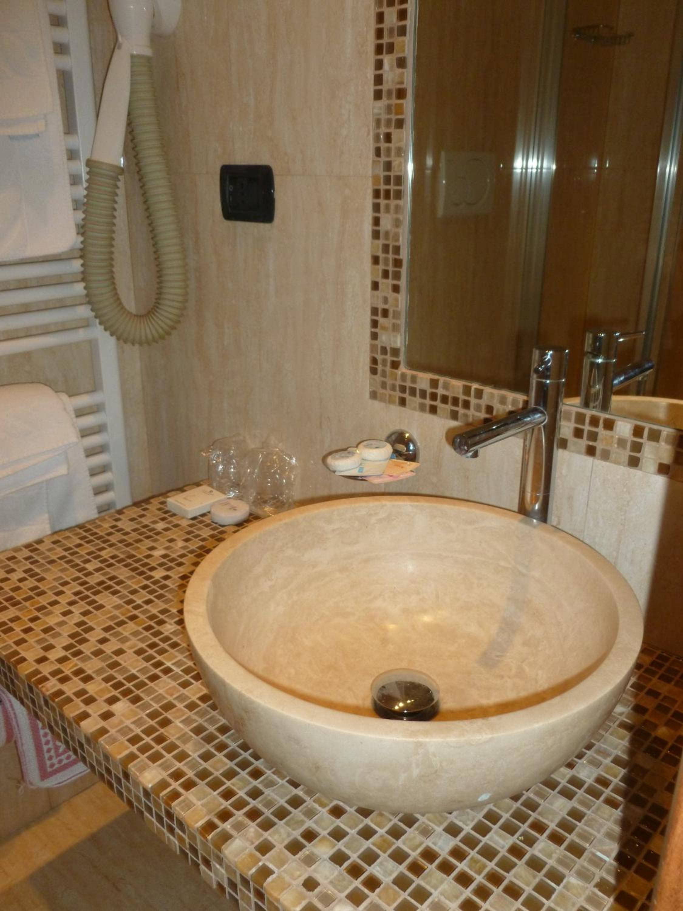 Deluxe Double or Twin Room photo 3