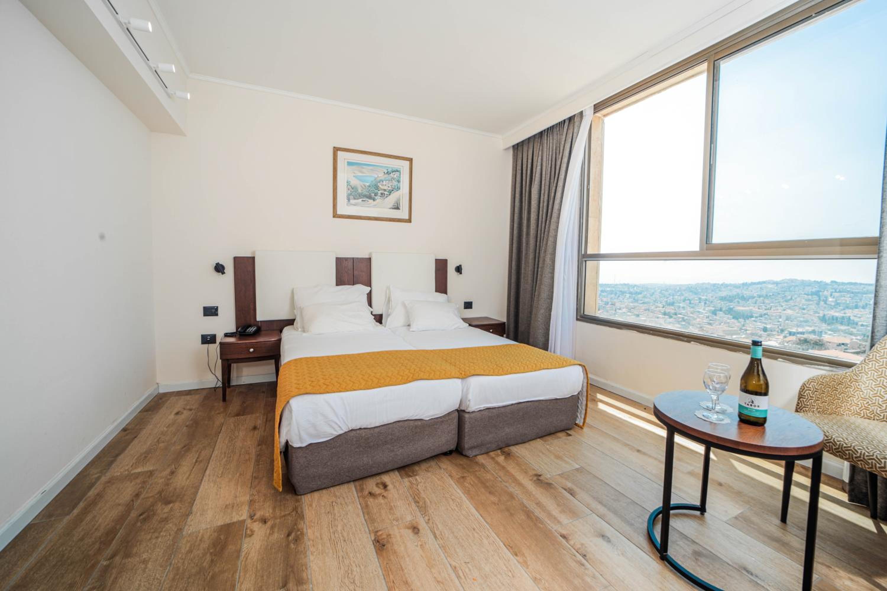 Suite photo 1