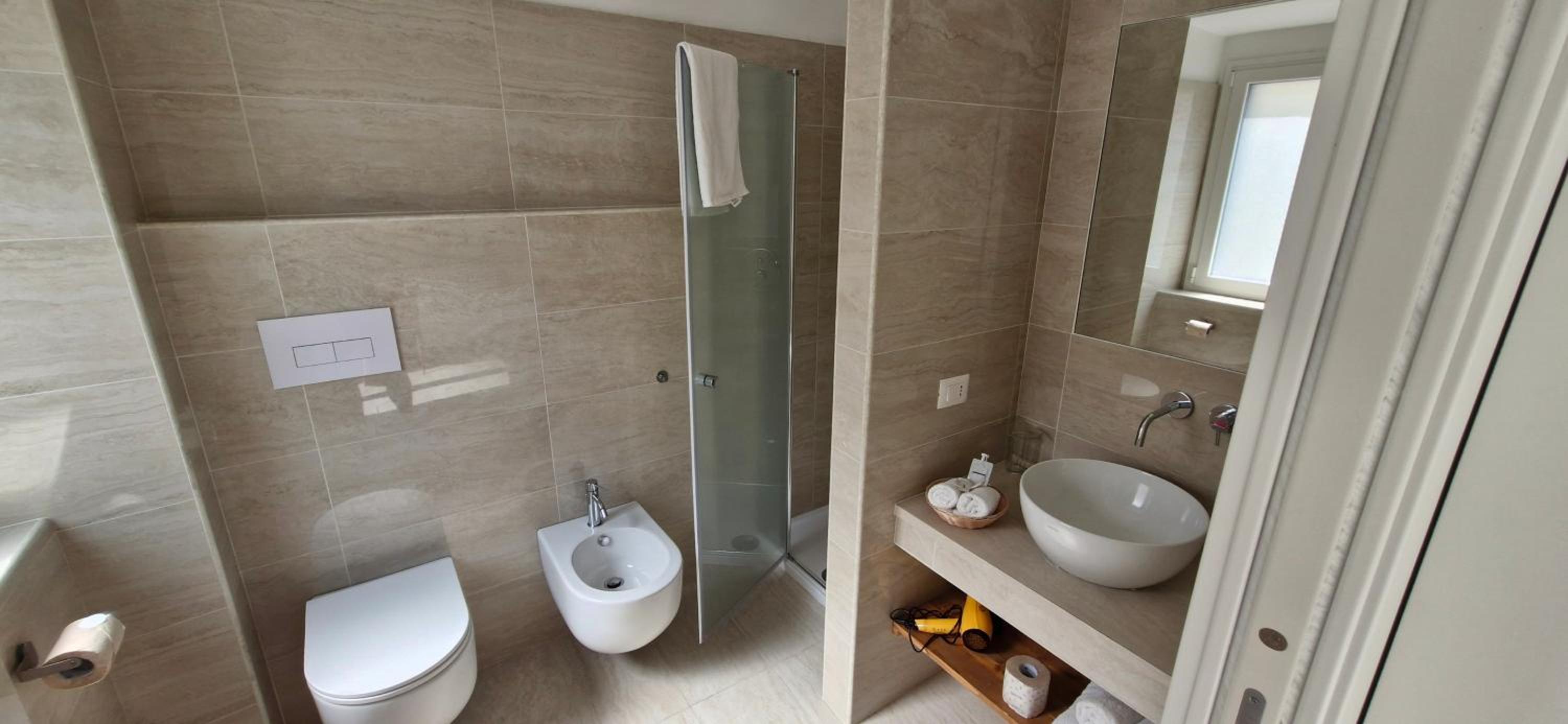 Double Room with Private Bathroom photo 2