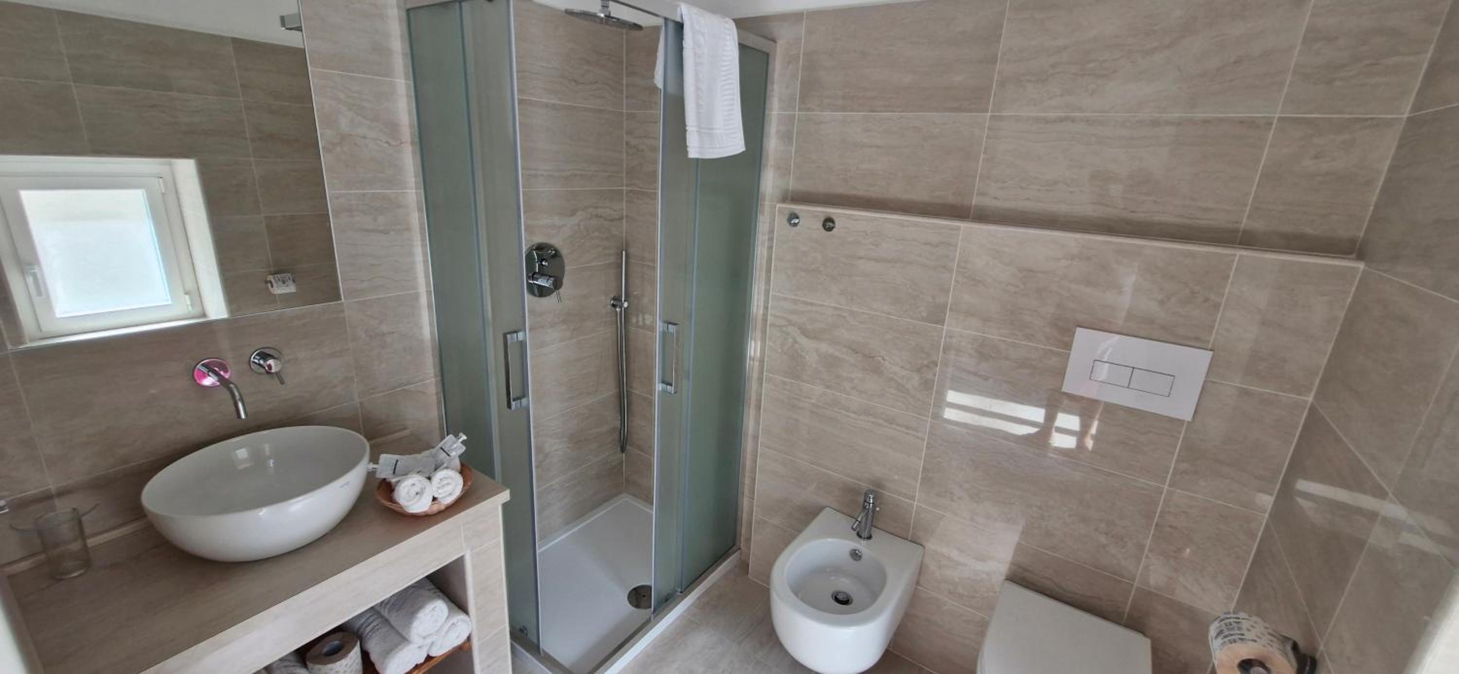Triple Room with Private Bathroom photo 2