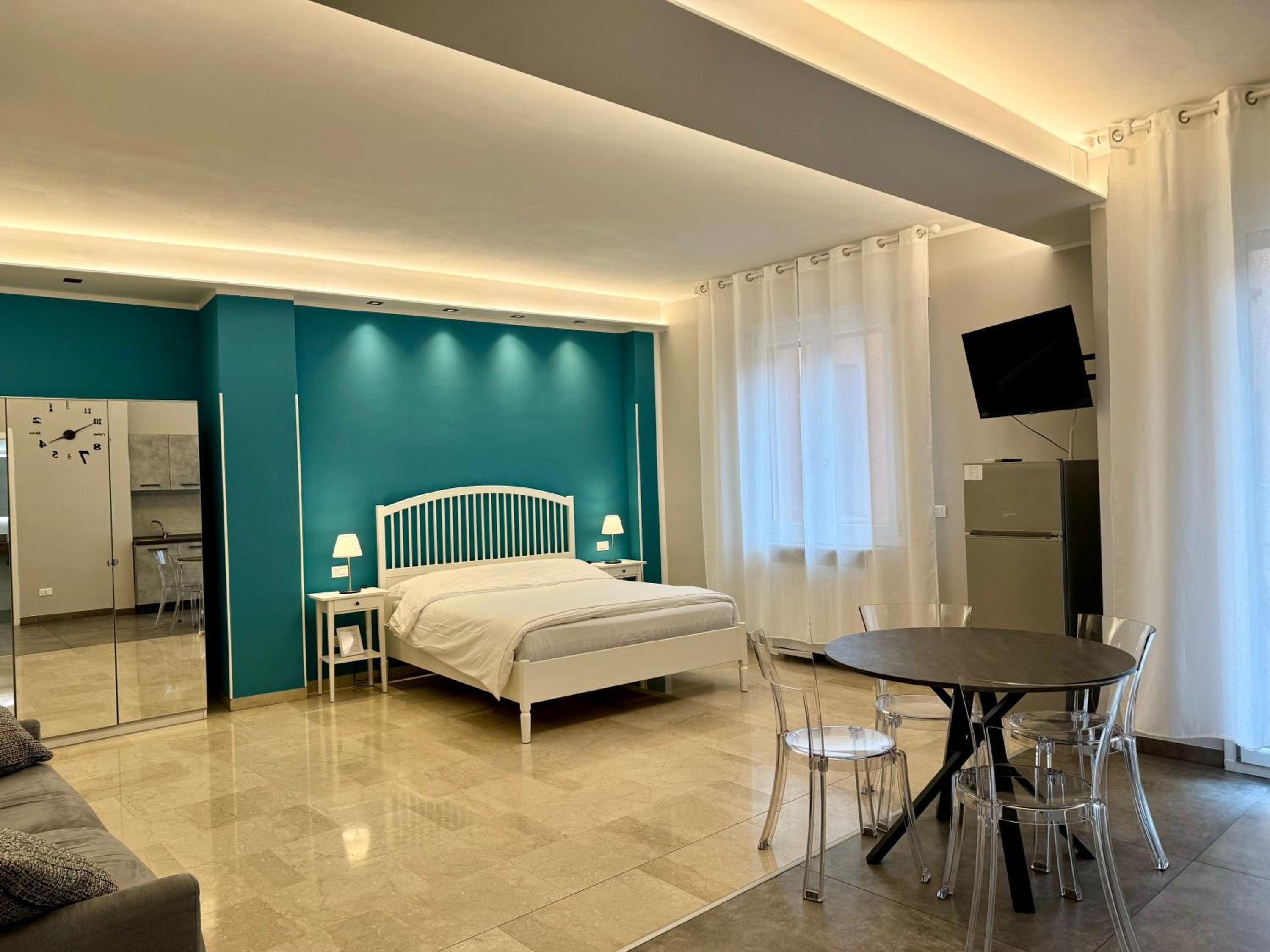 King Studio with Sofa Bed