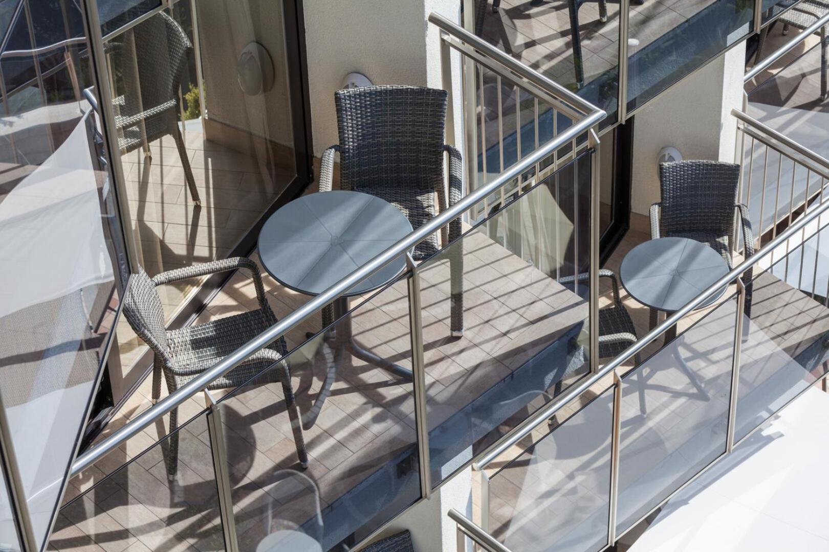 Standard Double Room with Balcony - Photo 4