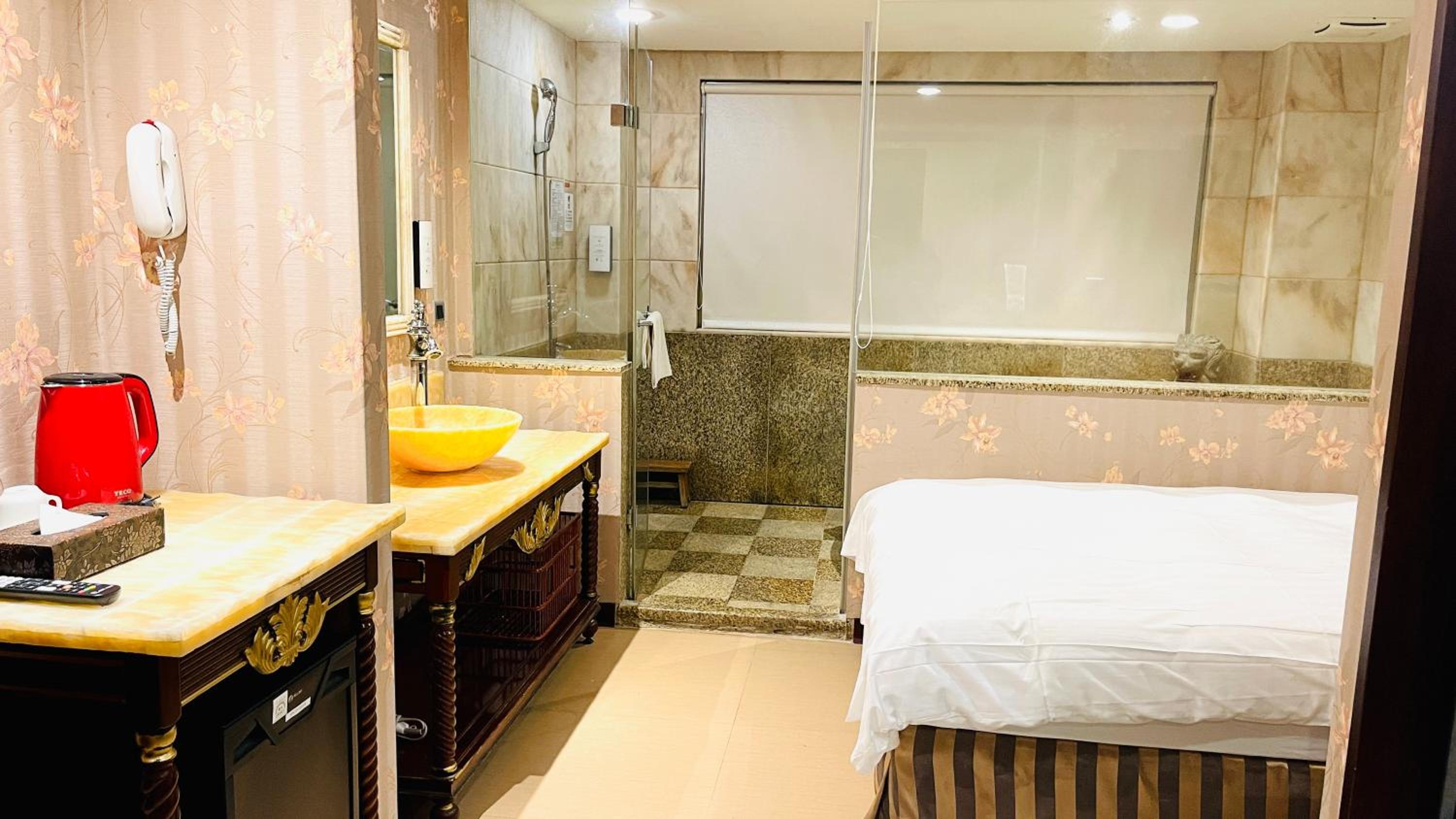 Small Double Room photo 3