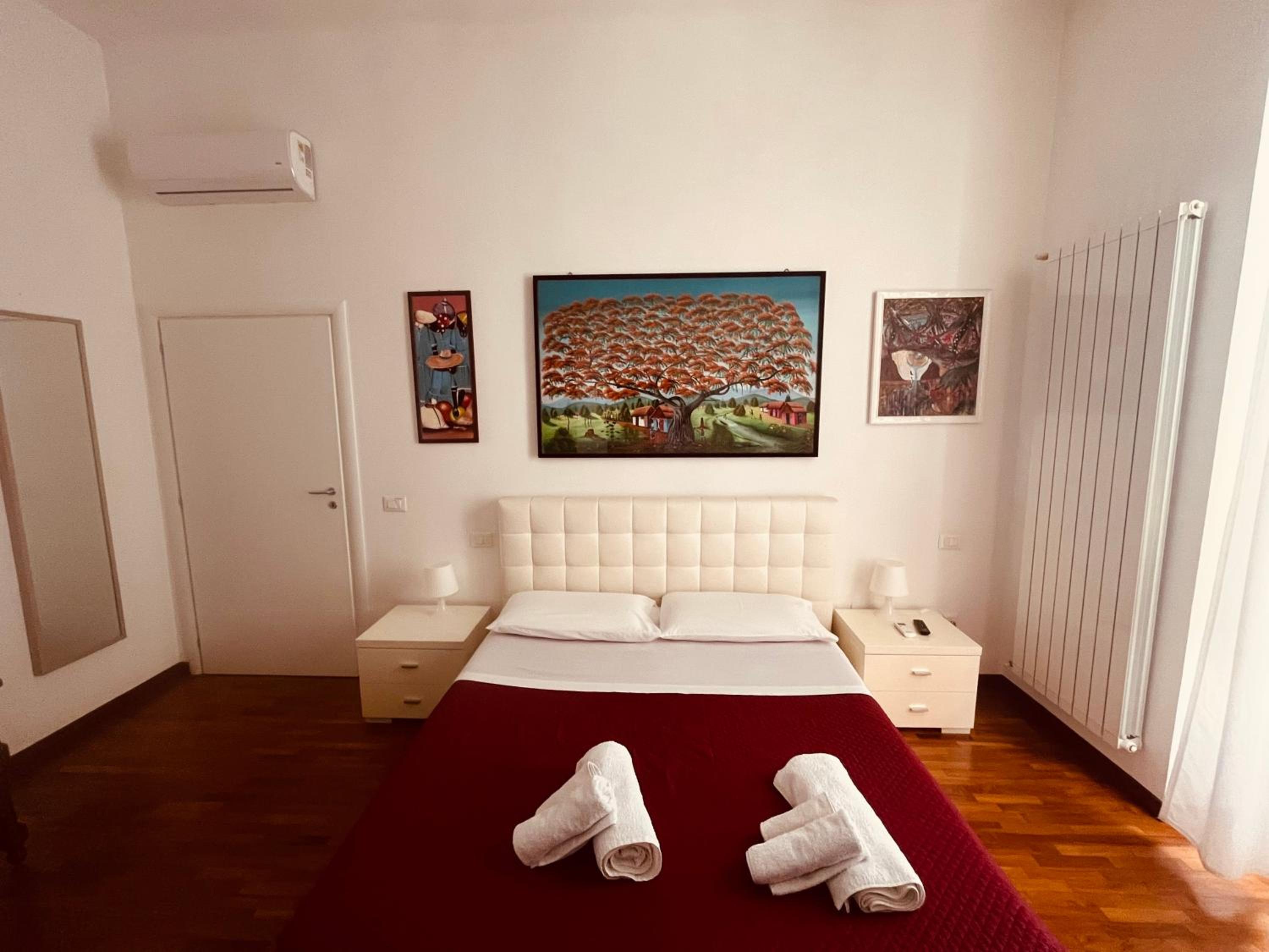Apartment with Balcony - Photo 16