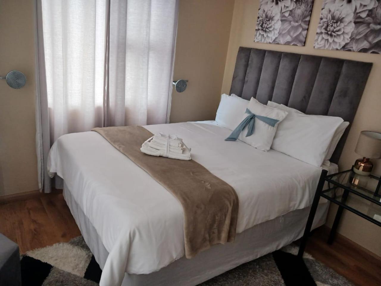 Two-Bedroom Apartment photo 2