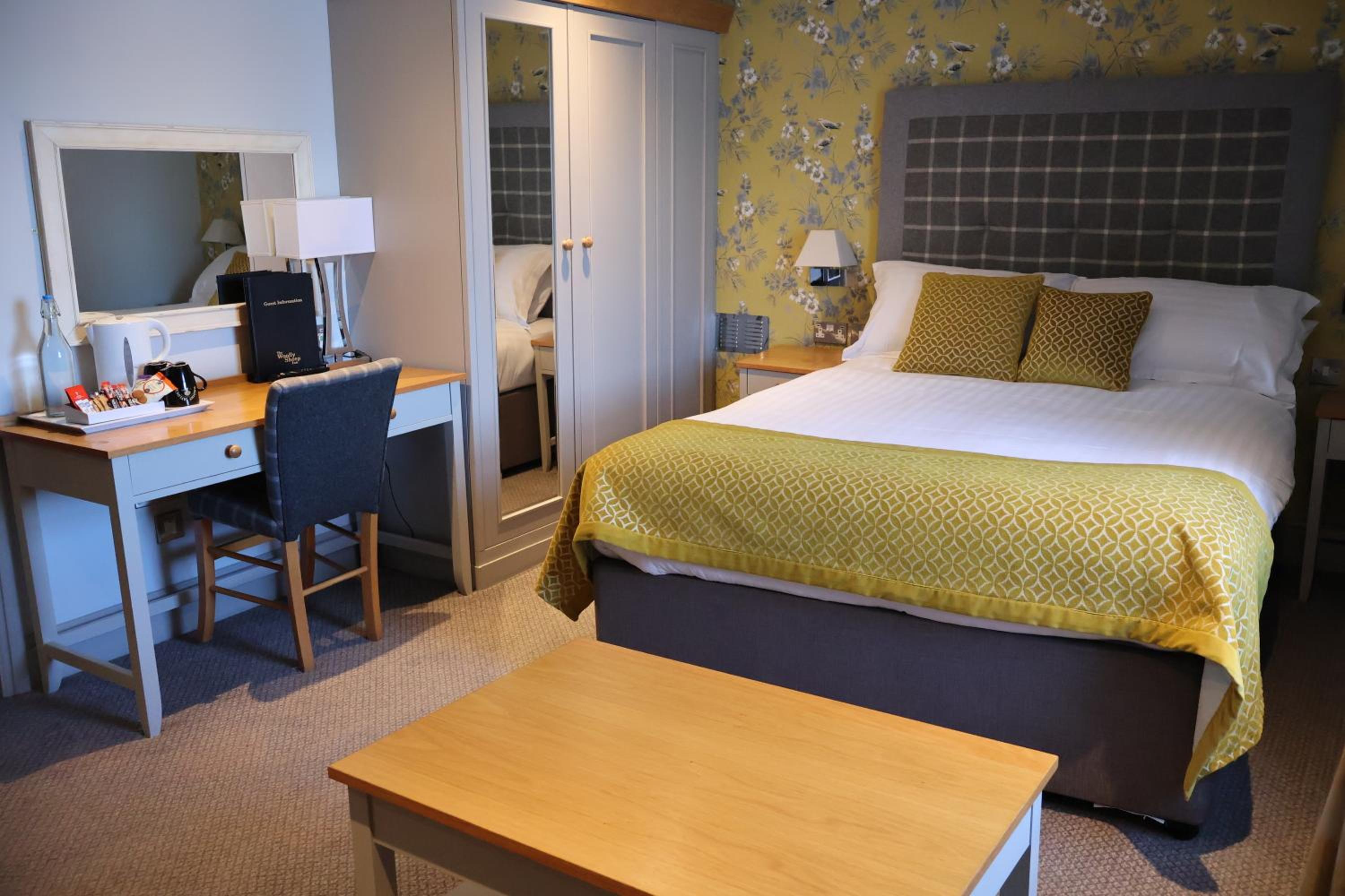 Superior King Room photo 2