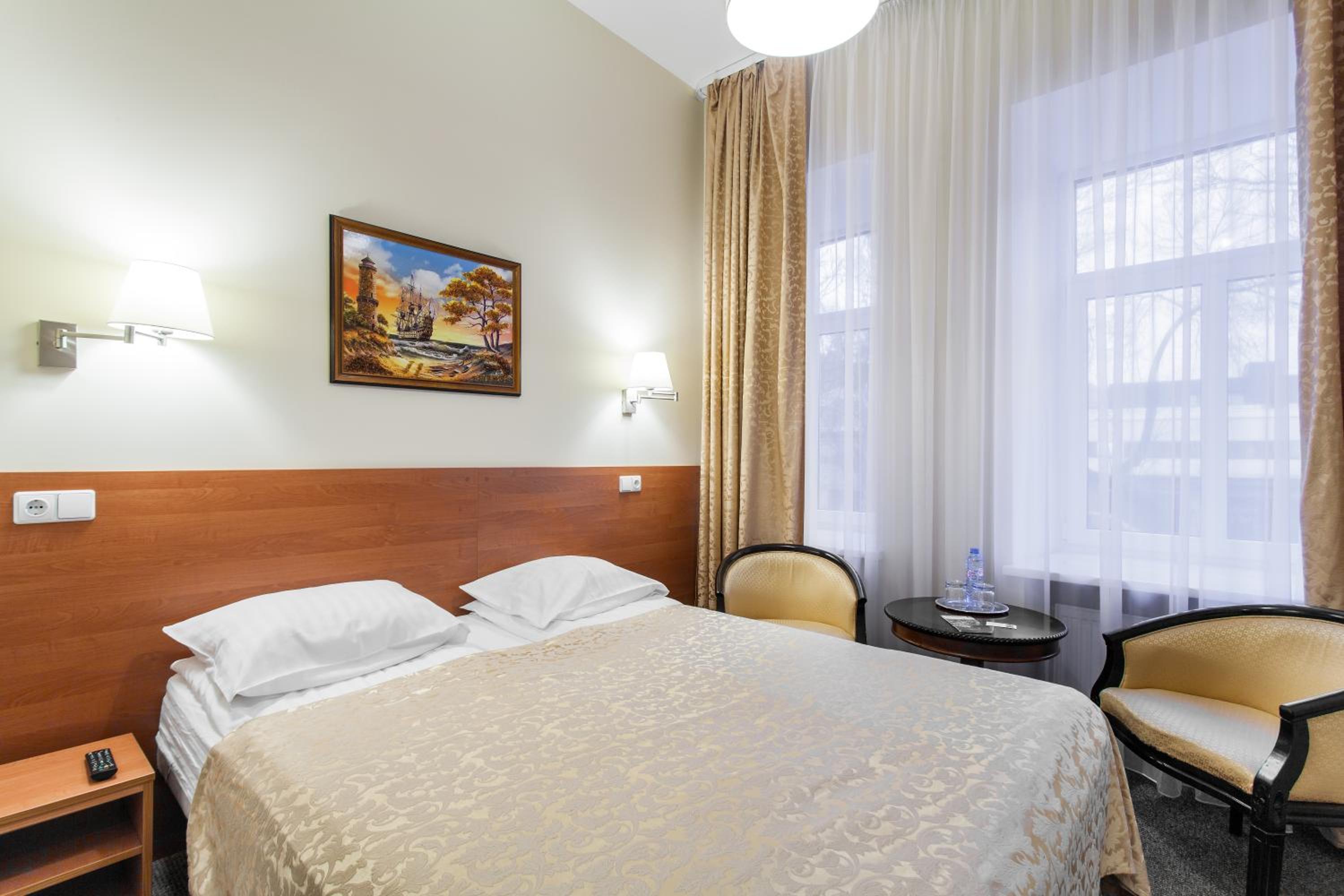 Double or Twin Room - Photo 13