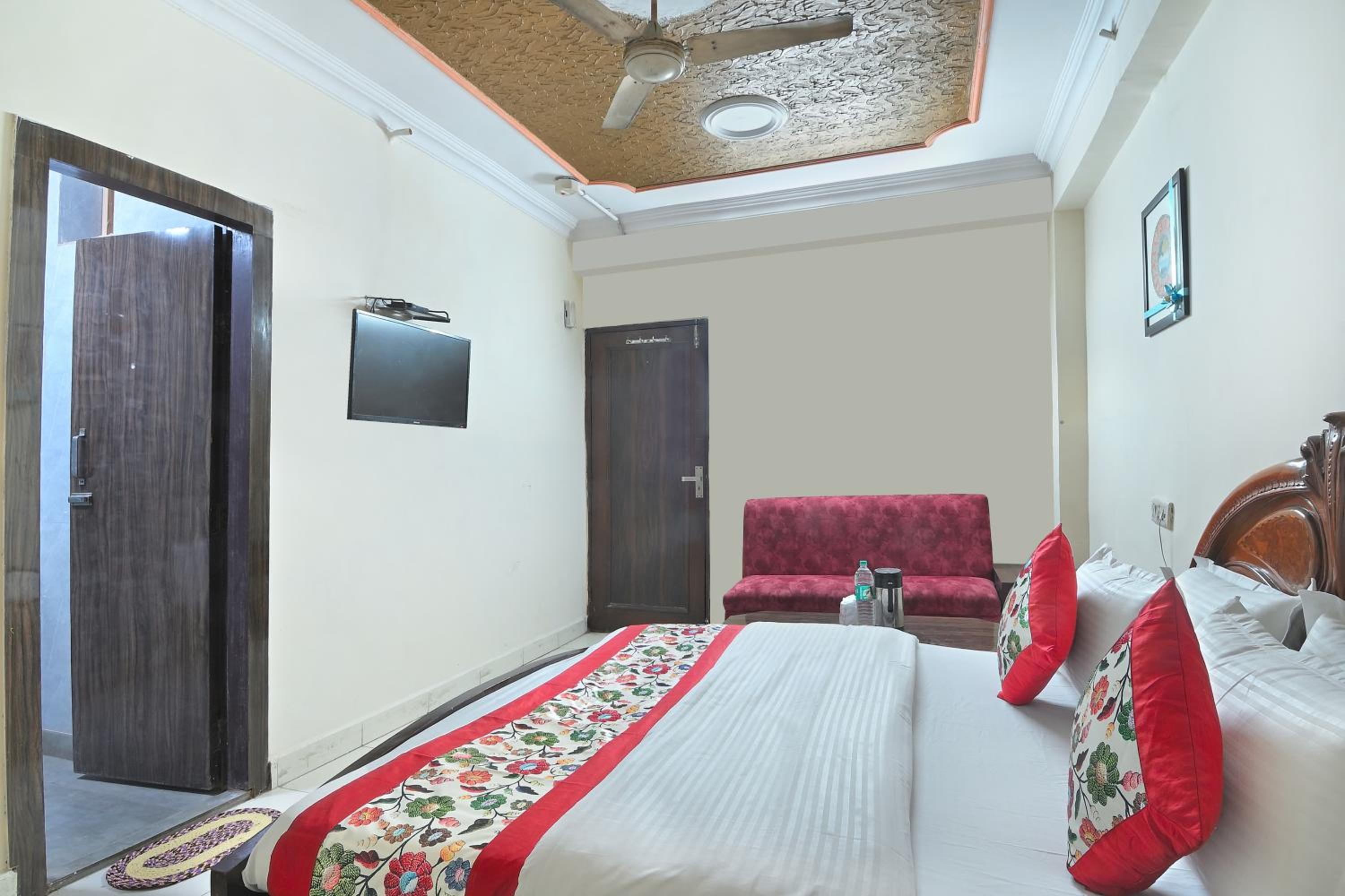 Deluxe Room - Photo 3