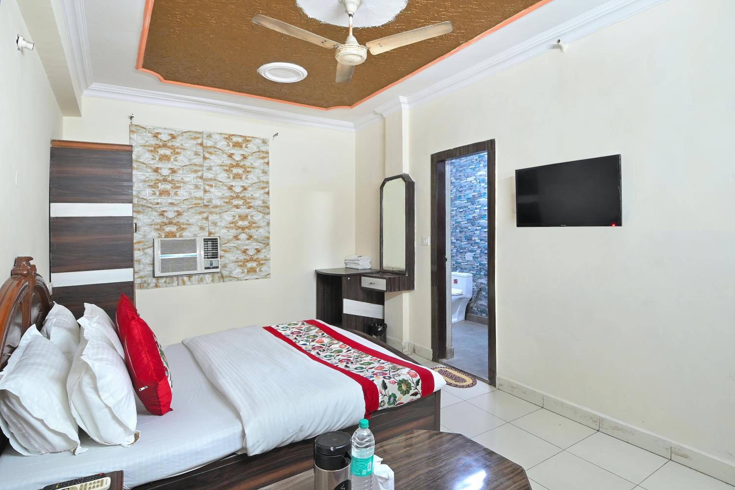Deluxe Room - Photo 1