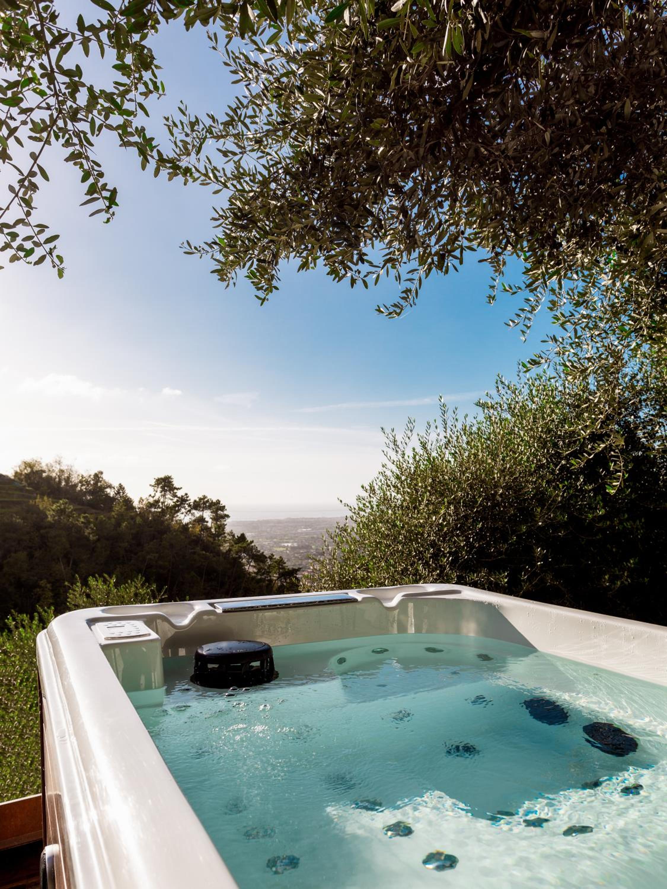 Queen Suite with Spa Bath