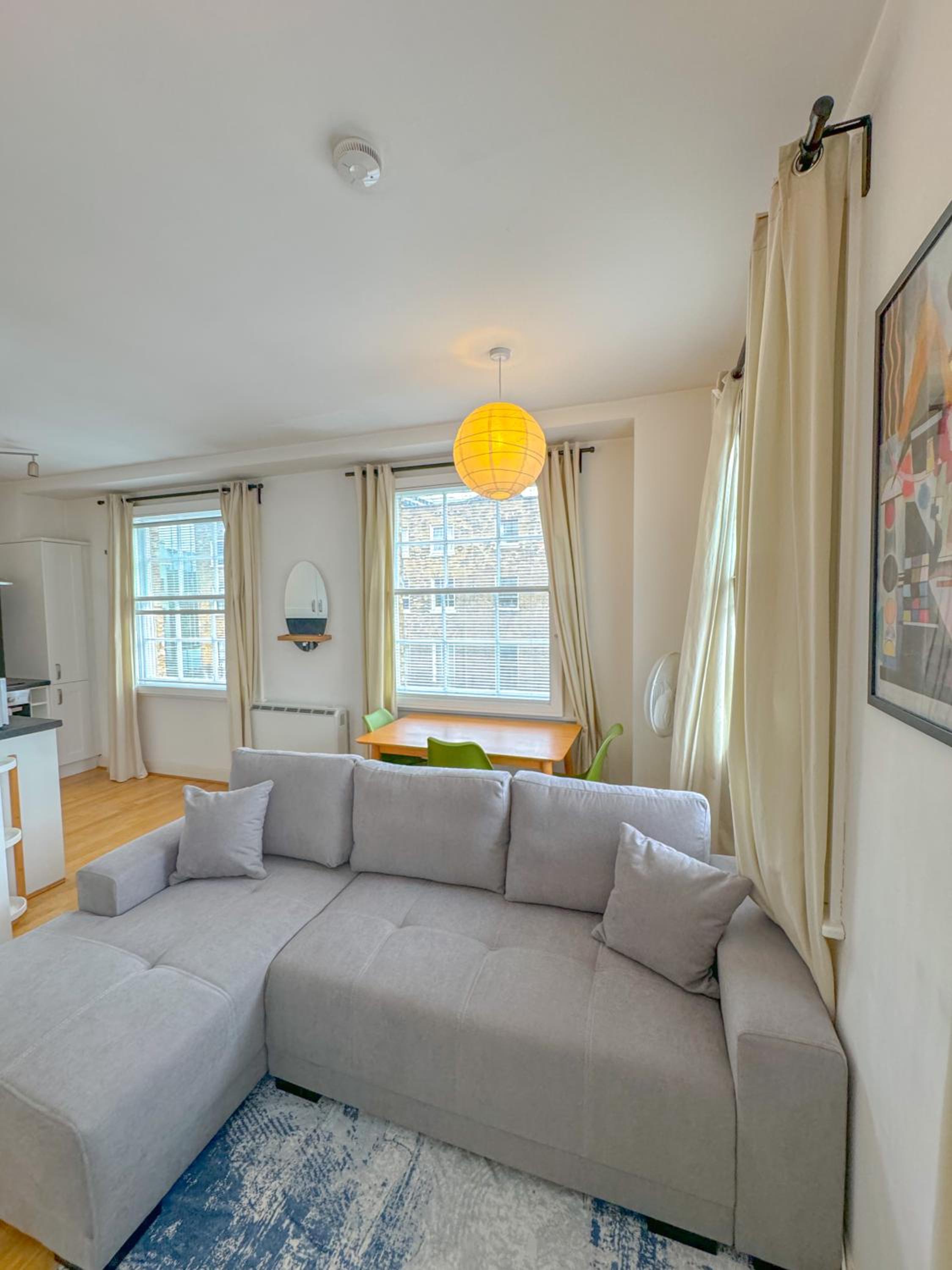 One-Bedroom Apartment photo 2