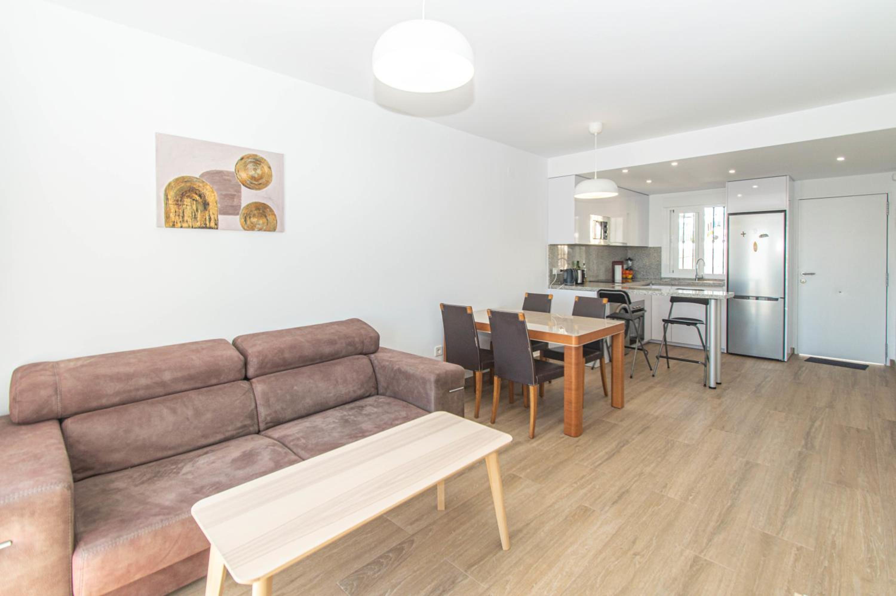 Apartamento con vista a la piscina