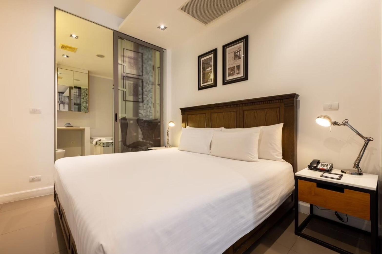 Club Suite King Bed