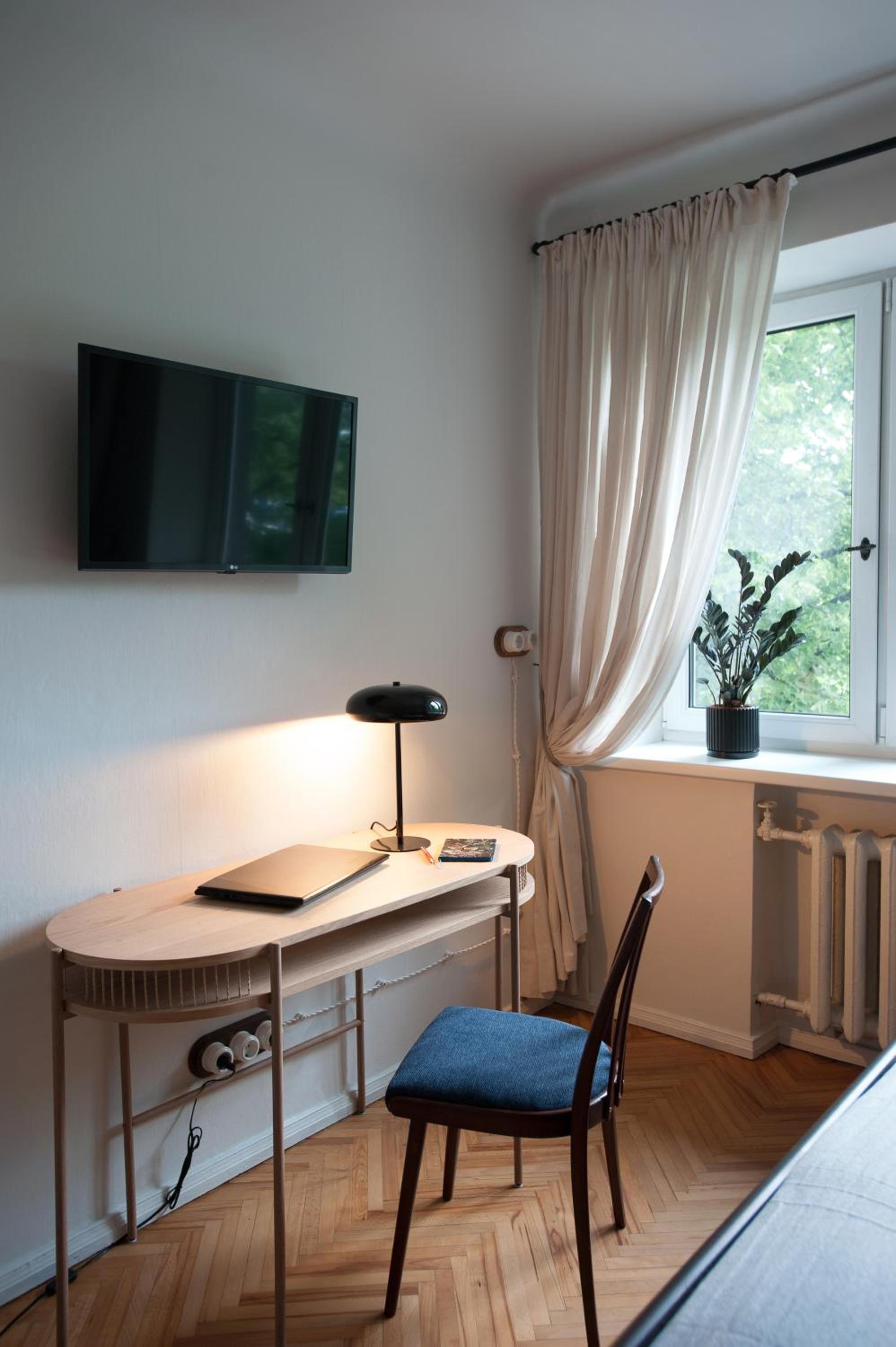 One-Bedroom Apartment photo 2