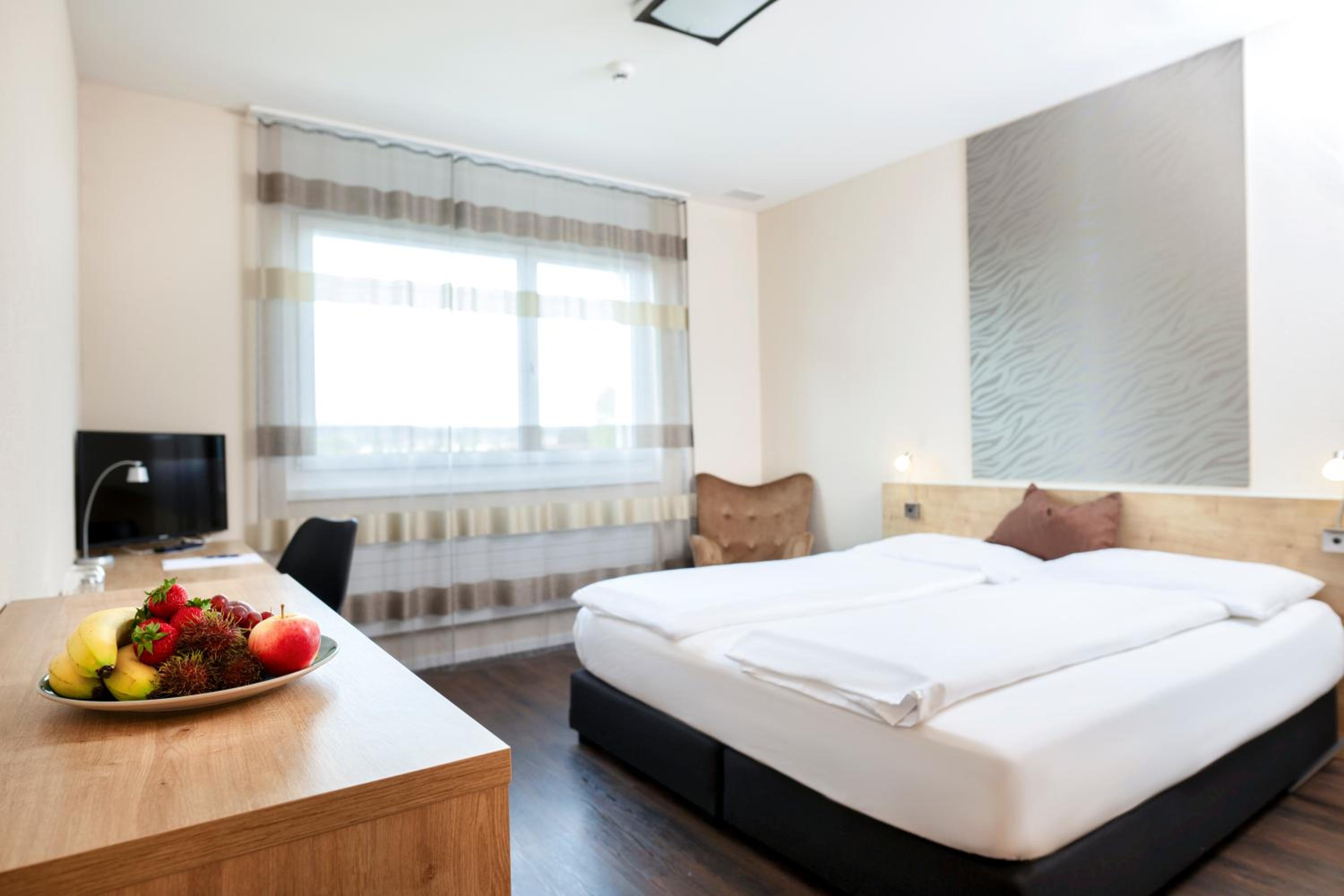 Comfort Queen Room with Air-Conditioning