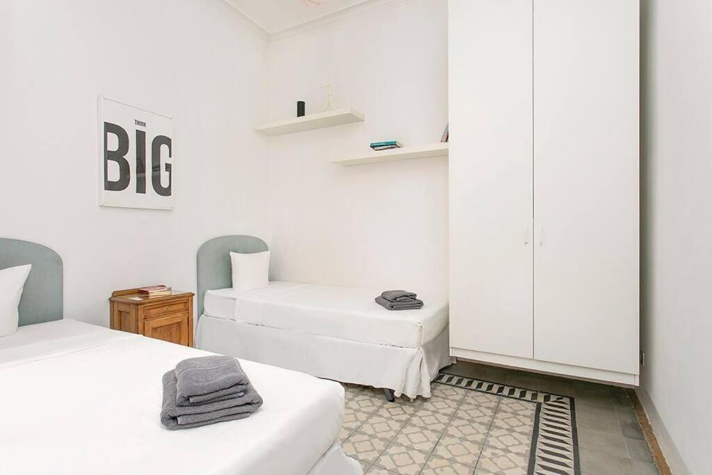 Three-Bedroom Apartment photo 2