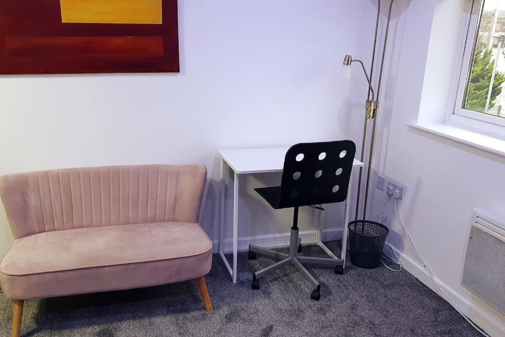 One-Bedroom Apartment photo 3