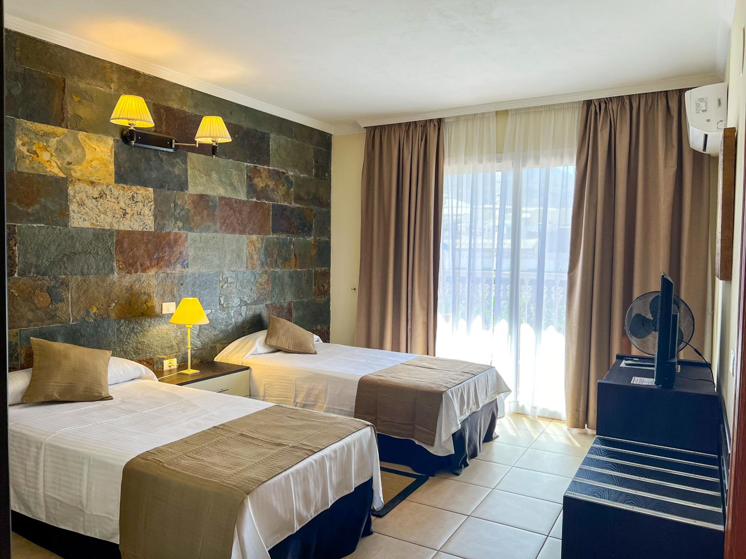 Family suite (4 adults)