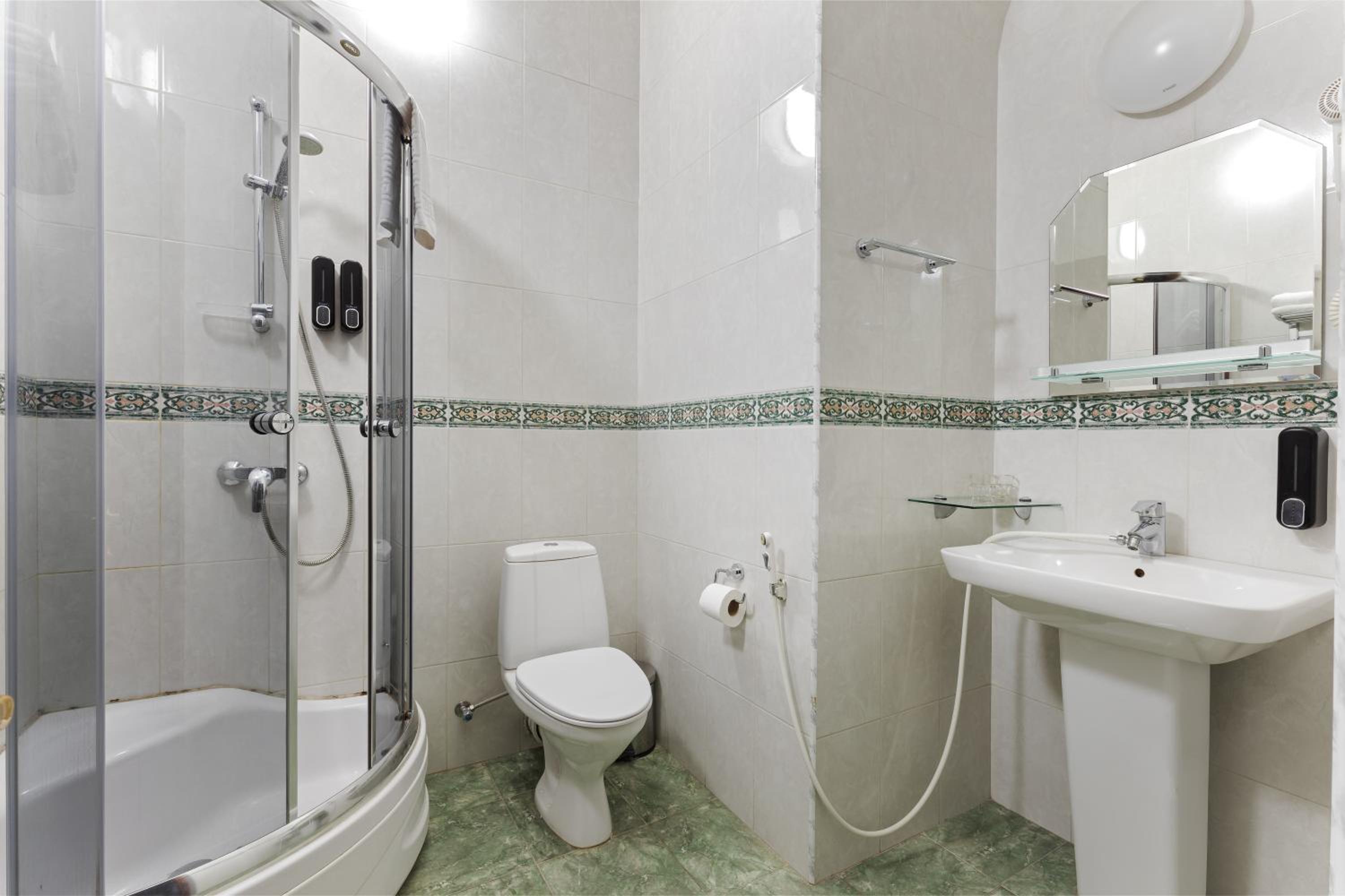 Double or Twin Room - Photo 6