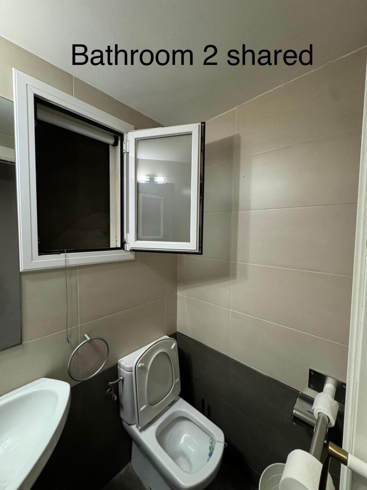Standard Single Room With Shared Bathroom photo 2
