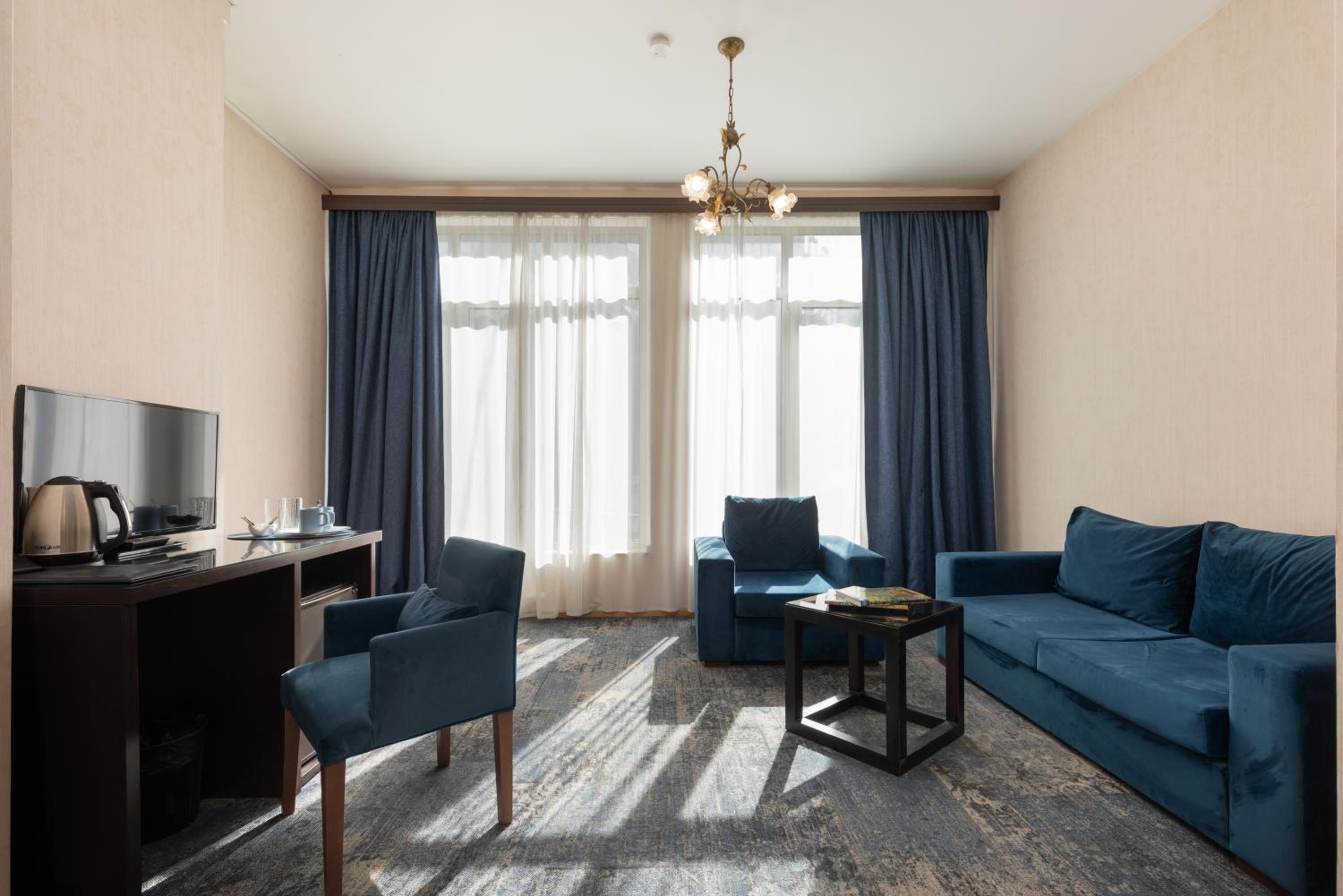 Large Double or Twin Room - Photo 7