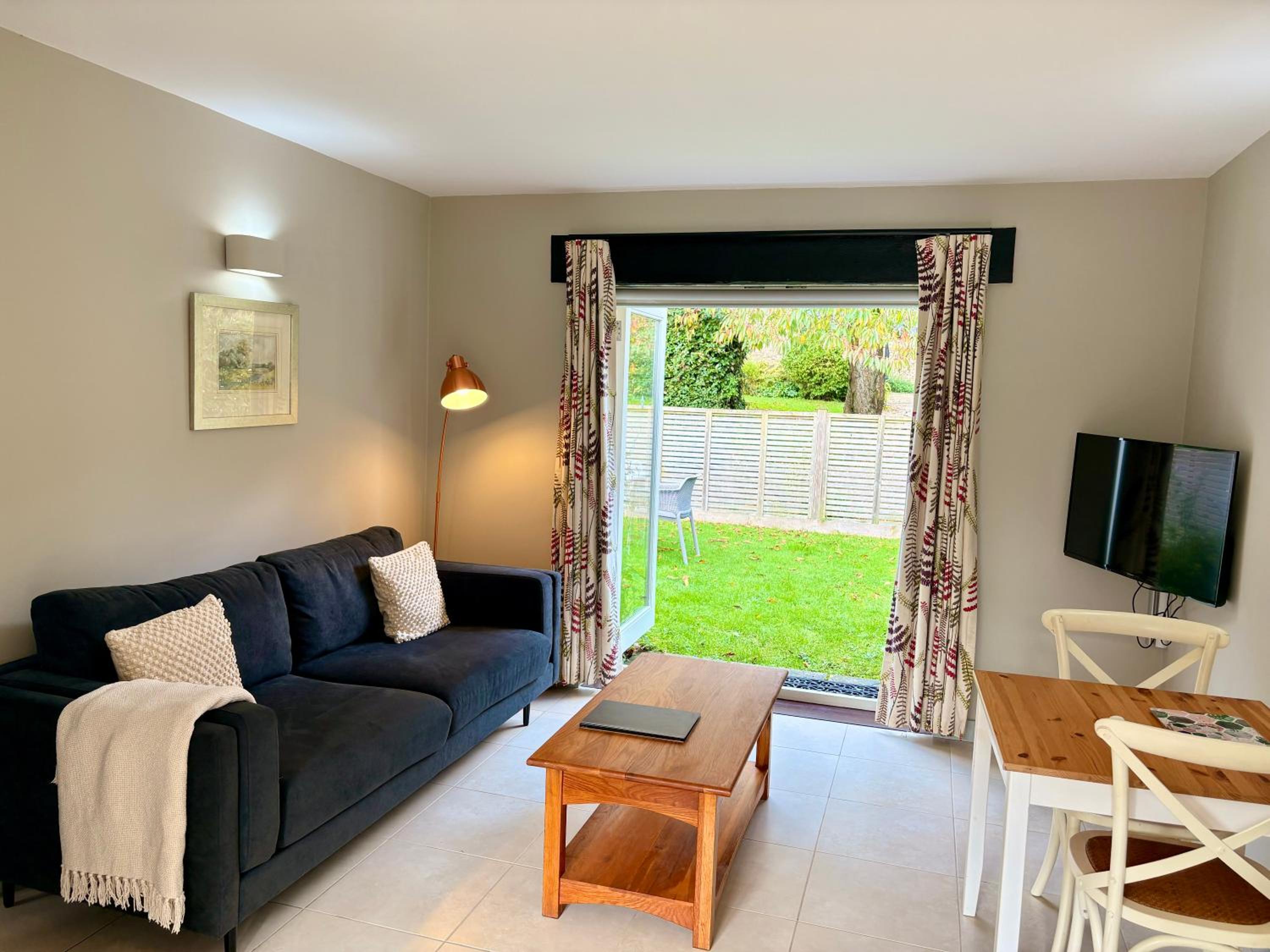 One-Bedroom House photo 2