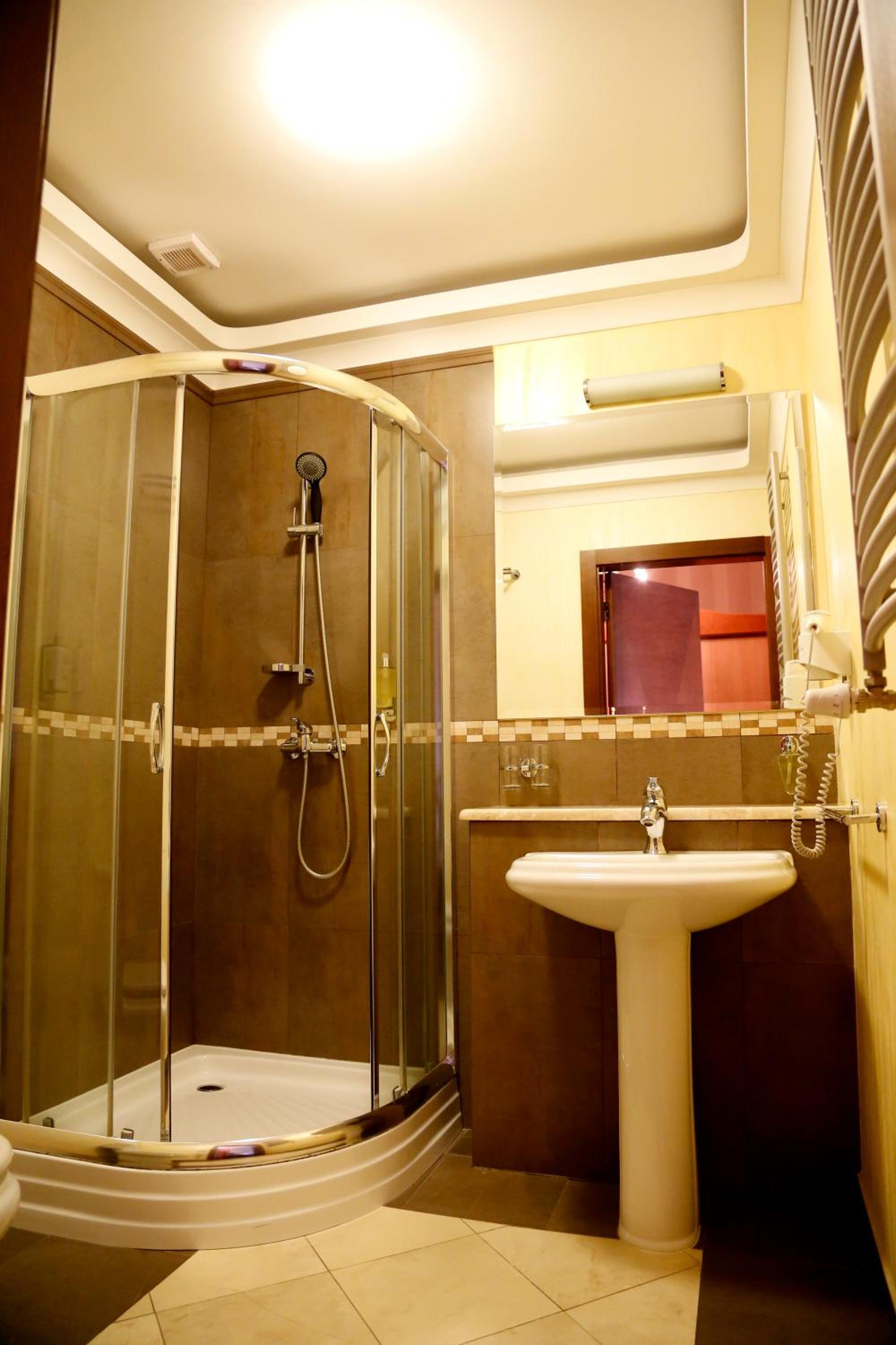 Standard Twin Room - Photo 4