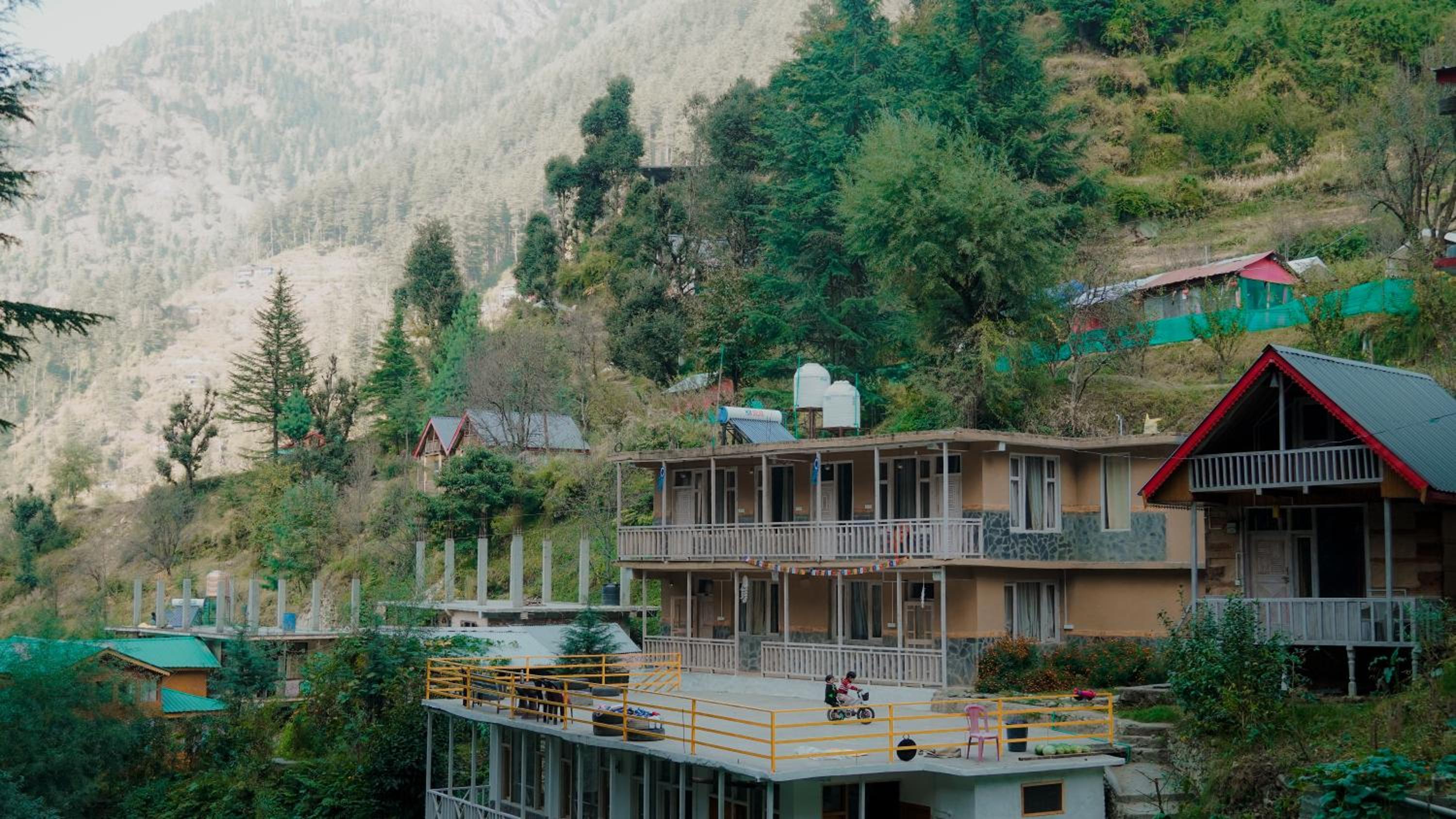 Quadruple Room with Mountain View photo 3