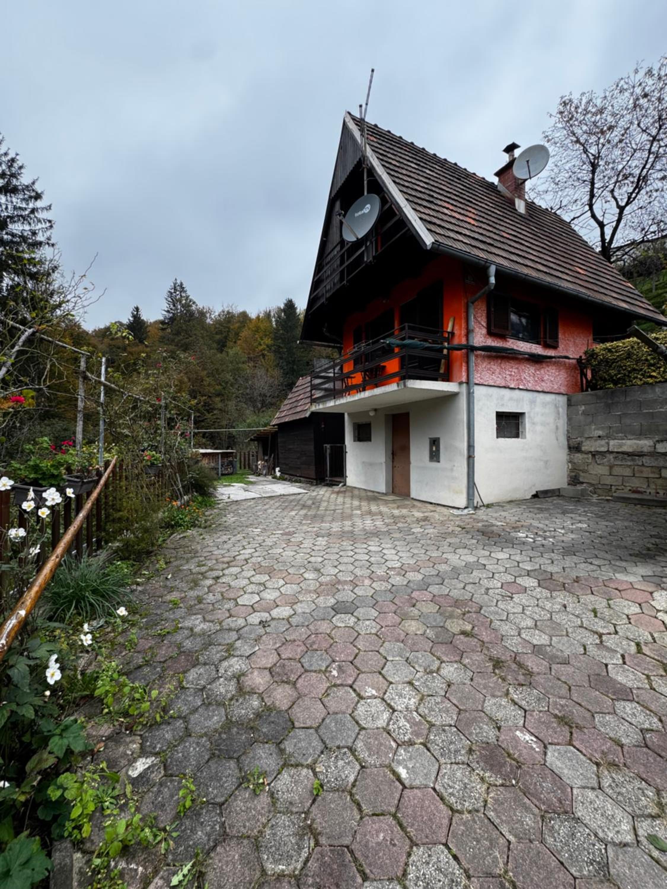 One-Bedroom House photo 1