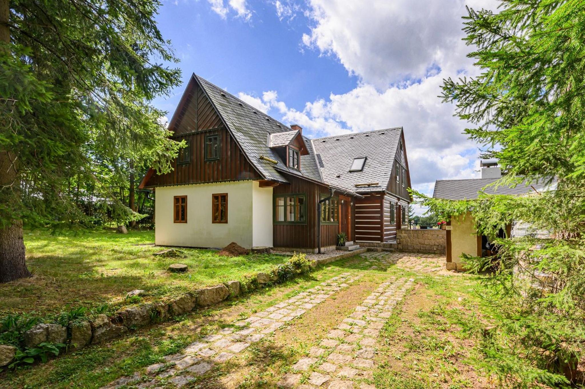 Villa photo 1