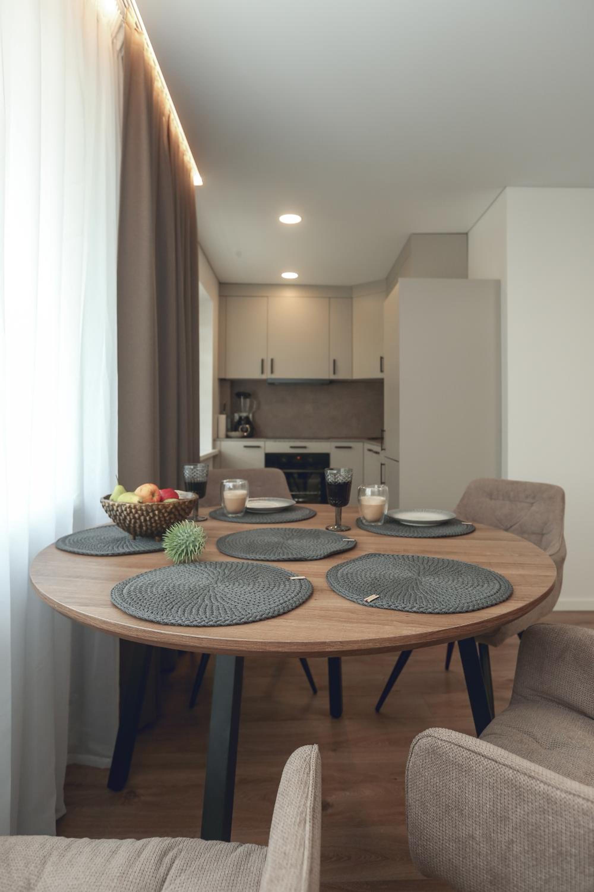 One-Bedroom Apartment photo 1