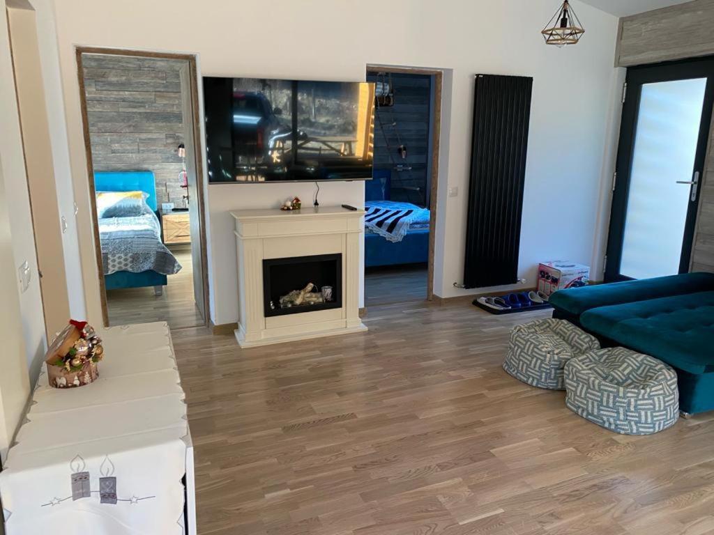 Three-Bedroom House photo 1