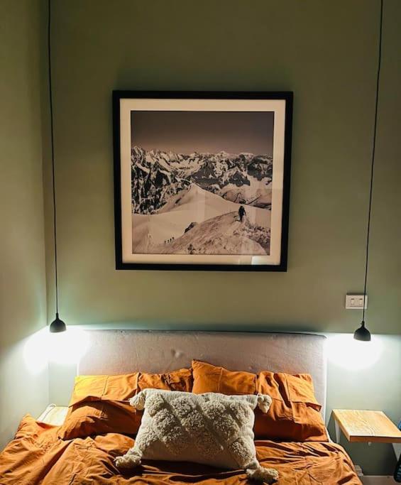 Three-Bedroom Apartment with Mountain View photo 3