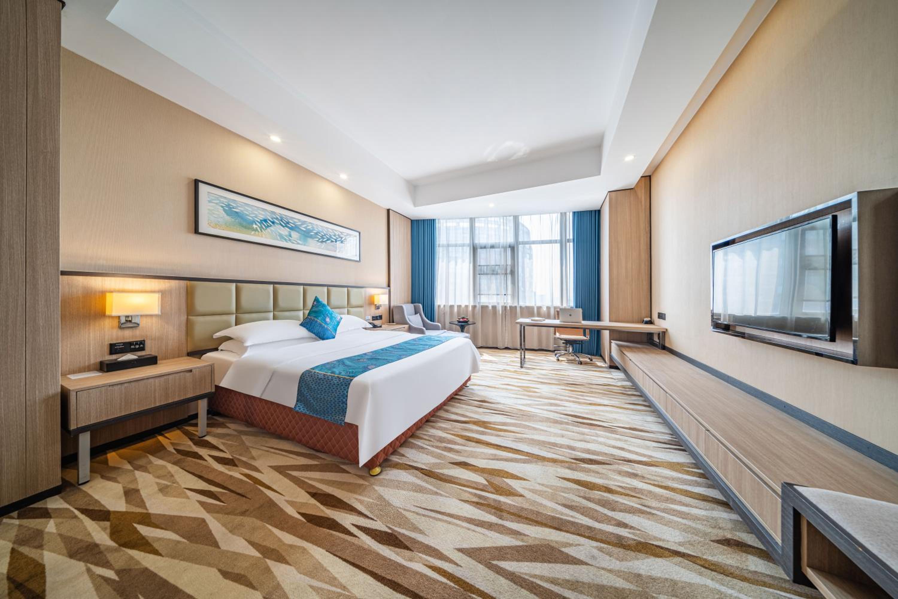 Deluxe Queen Room