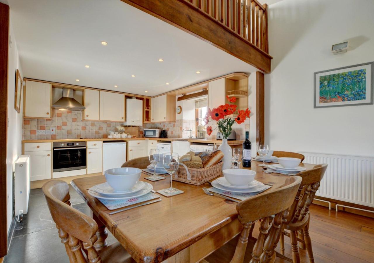 Three-Bedroom House photo 2
