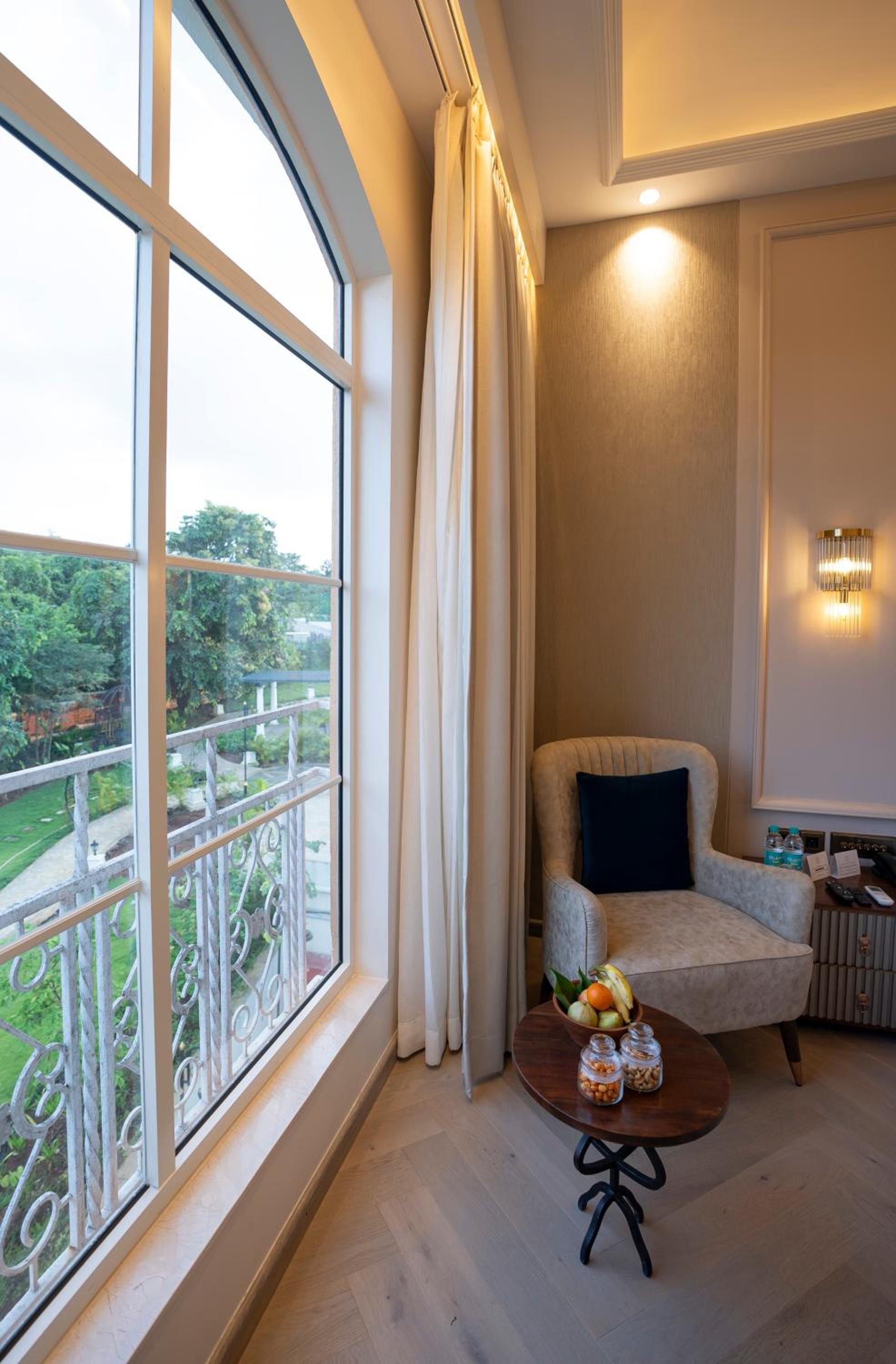 The Serene Room - Garden View