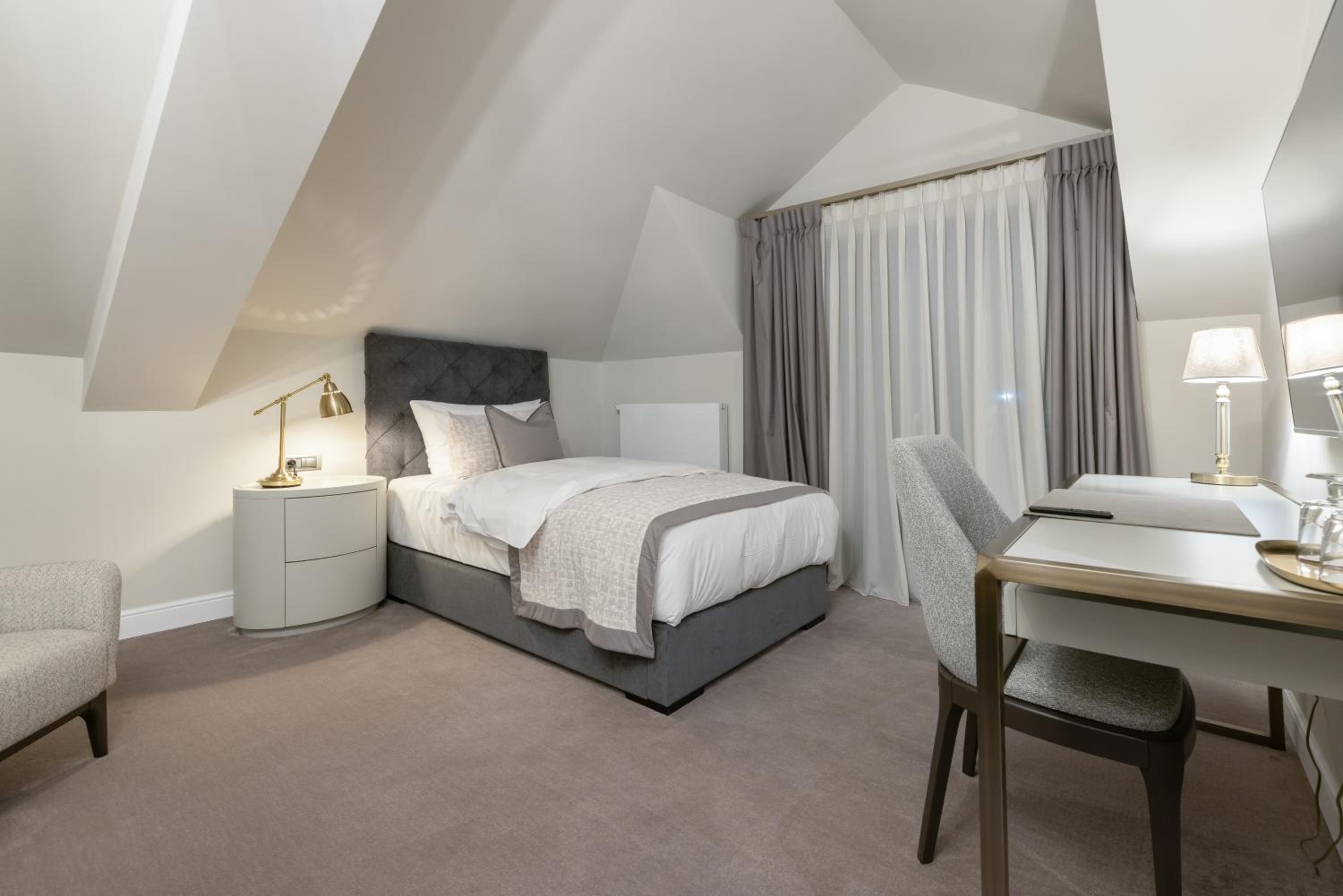 Single Room photo 2