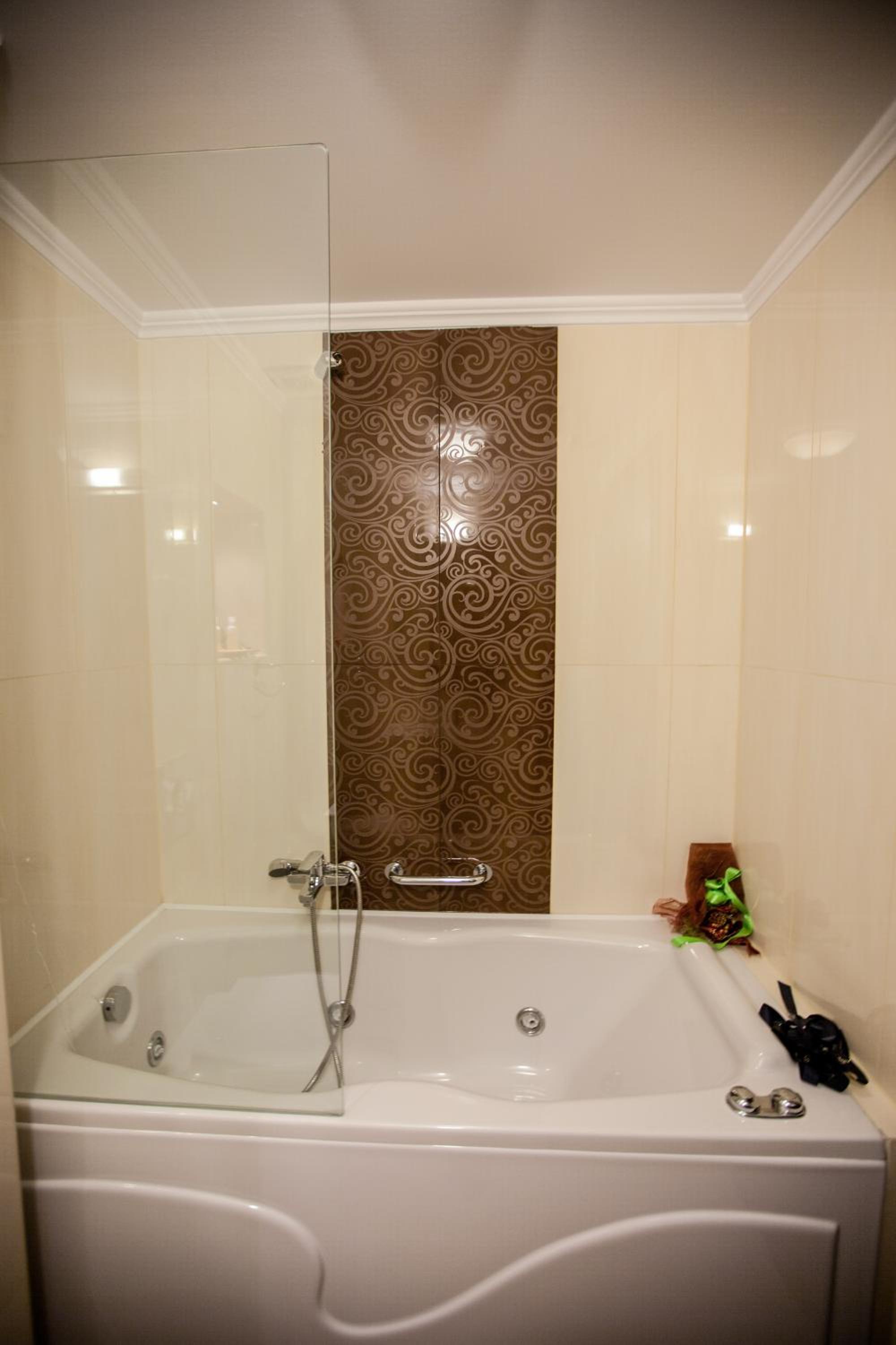 Suite with Lake View - Photo 6