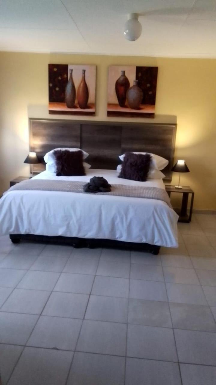 Executive Suite - Photo 1