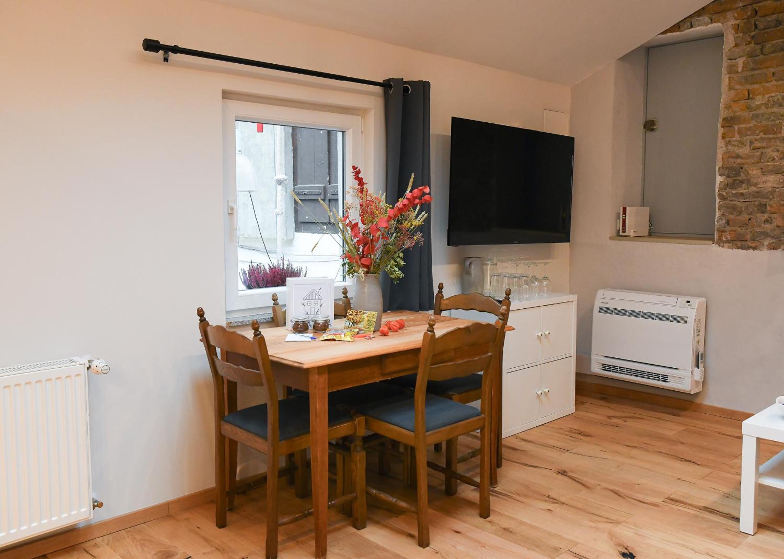 One-Bedroom Apartment photo 3